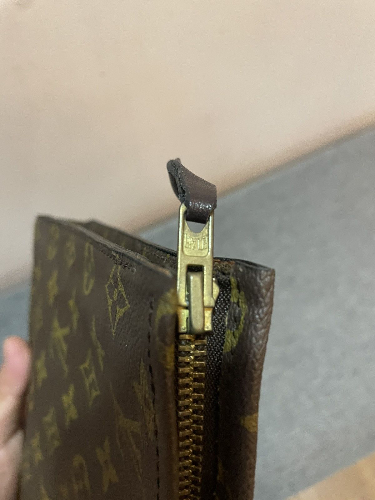 Louis Vuitton Authentic vintage Louis Vuitton Monogram Toiletry 26 Pouch Size ONE SIZE - 14 Thumbnail