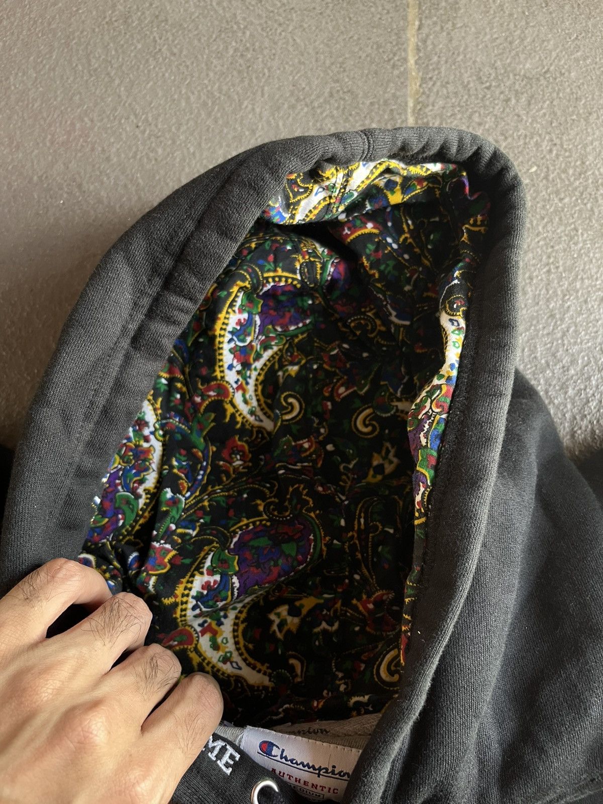 Champion × Supreme FW13 Supreme X Champion Big logo Paisley Pullover Hoodies Size US M / EU 48-50 / 2 - 9 Thumbnail