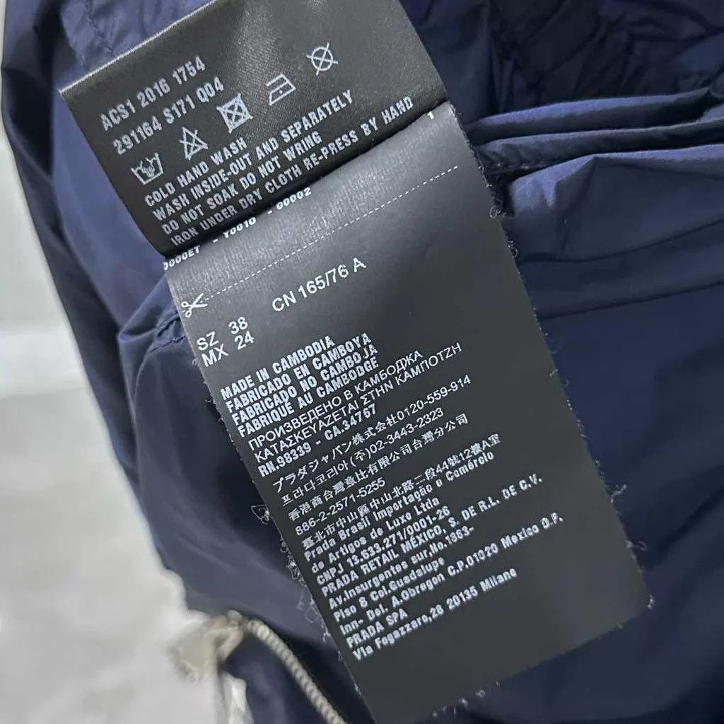 Prada PRADA dark blue triangle logo shell jacket 95 new 38 Size XS / US 0-2 / IT 36-38 - 5 Thumbnail