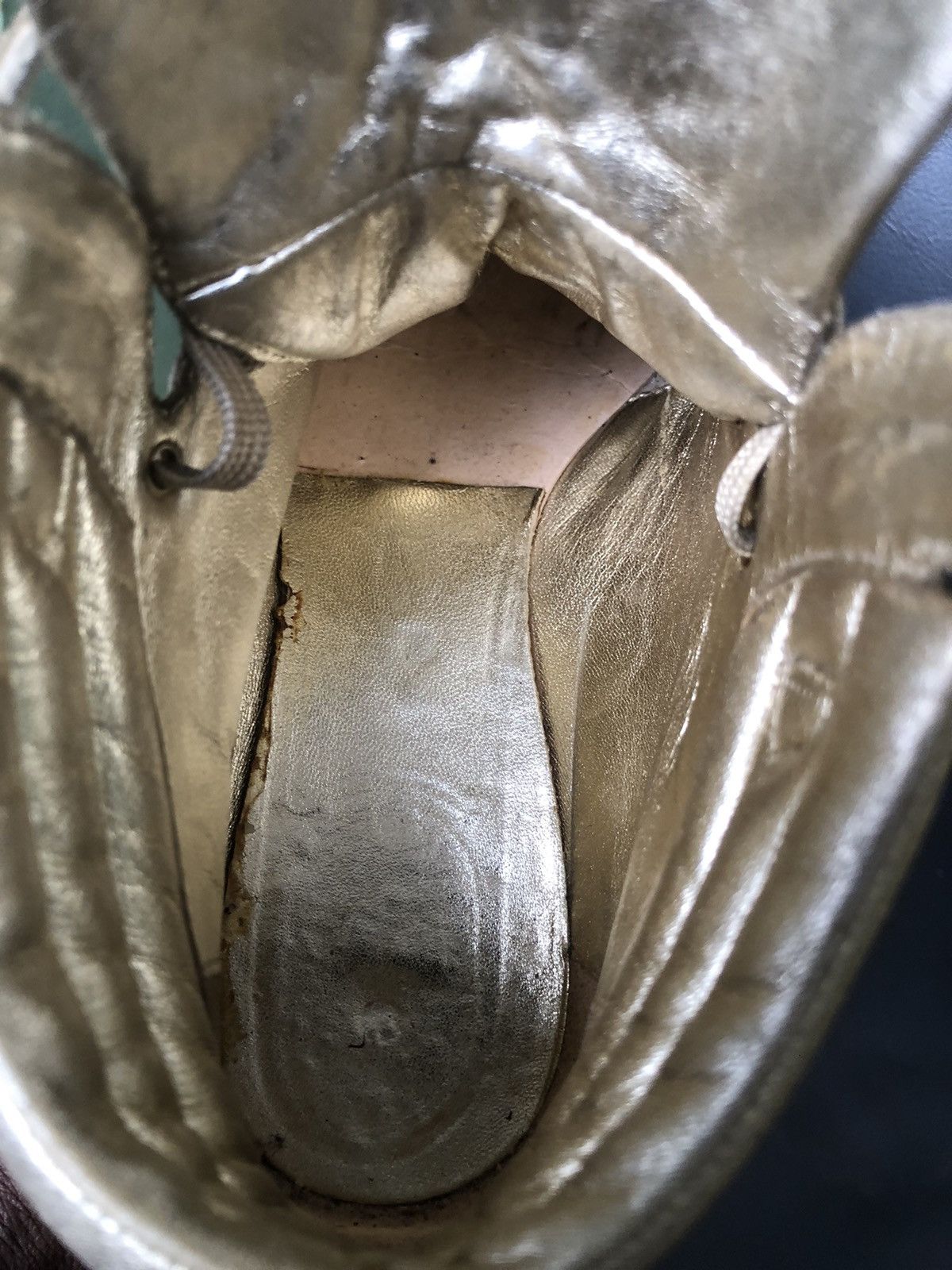 Louis Vuitton Louis Vuitton Gold Leather Women’s High Top Sneakers Sz 36 Size US 6 / IT 36 - 11 Thumbnail