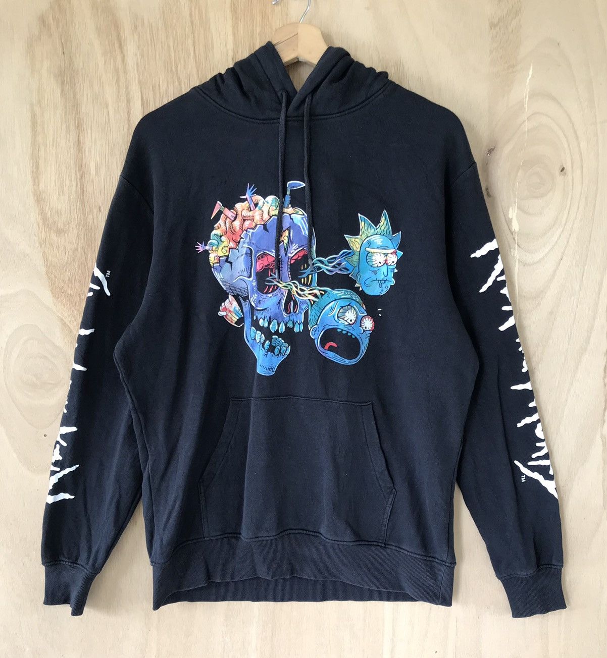 Rick and discount morty hoodie h&m