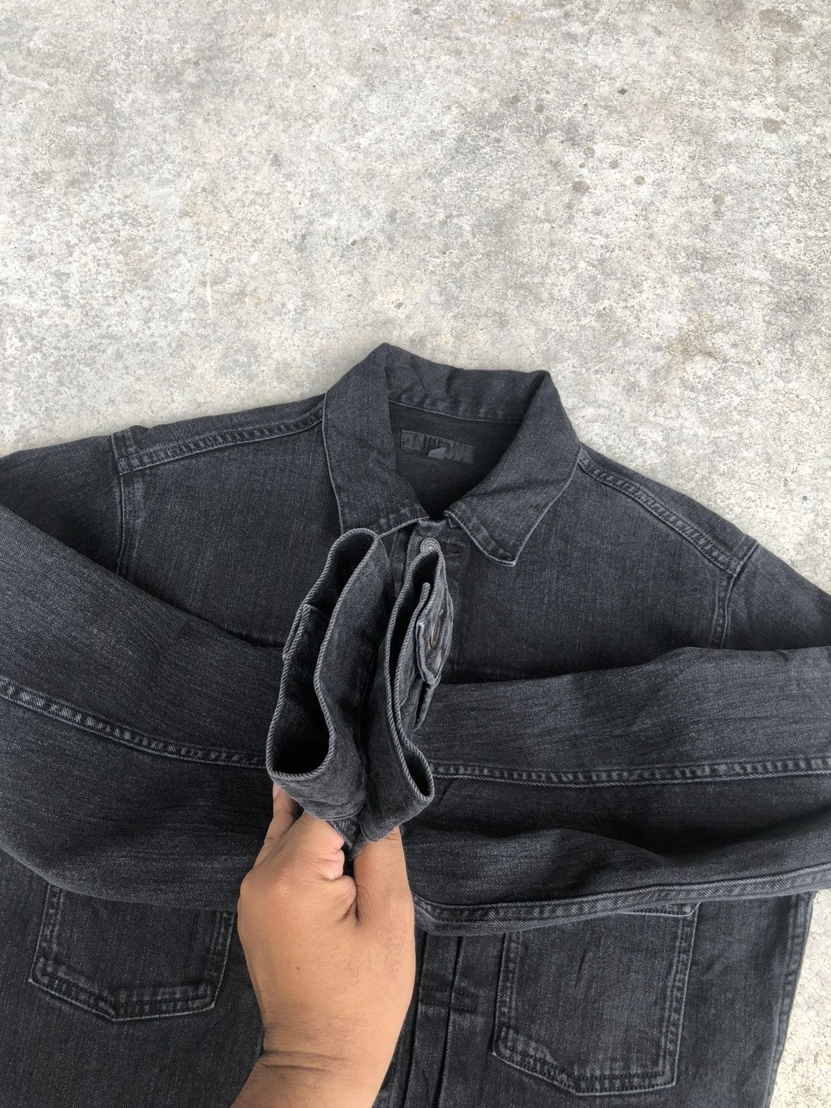 Uniqlo Japanese Uniqlo Type 2 Denim Jacket Distressed Denim Size US L / EU 52-54 / 3 - 19 Thumbnail