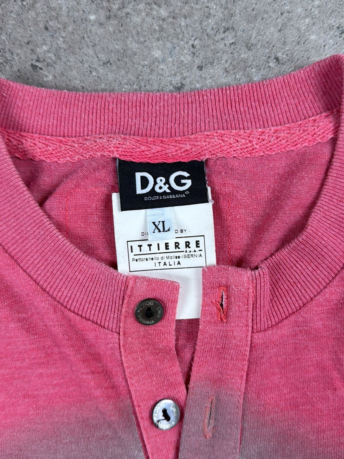 Dolce & Gabbana SS2006 Dolce & Gabbana "High Spirits 75" Graphic Henley long Size US XL / EU 56 / 4 - 4 Thumbnail