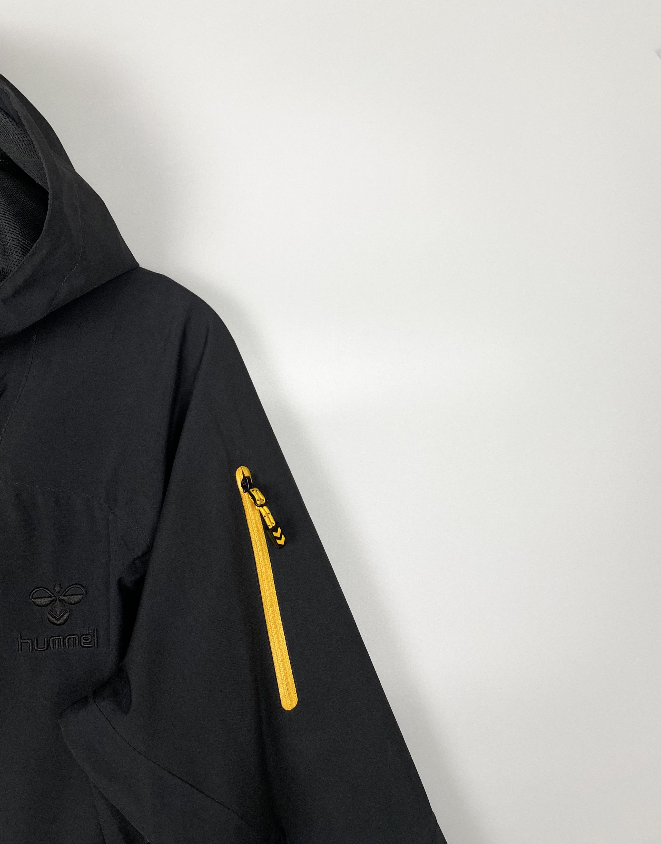 Hummel Hummel Membrane Outdoor Jacket Size US M / EU 48-50 / 2 - 4 Thumbnail