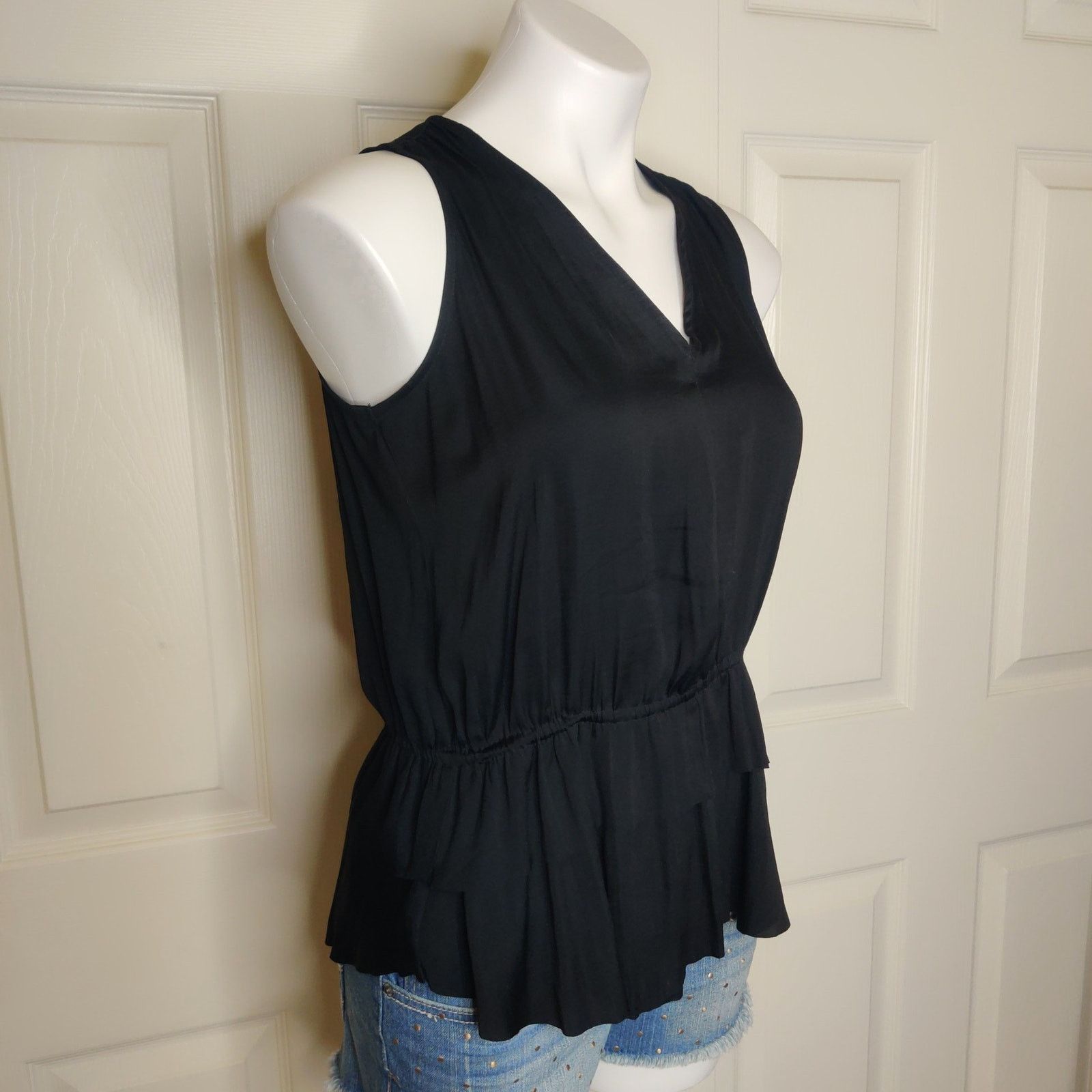 Banana Republic Banana Republic silky peplum ruffle V-neck sleeve top sz XS Size XS / US 0-2 / IT 36-38 - 3 Thumbnail