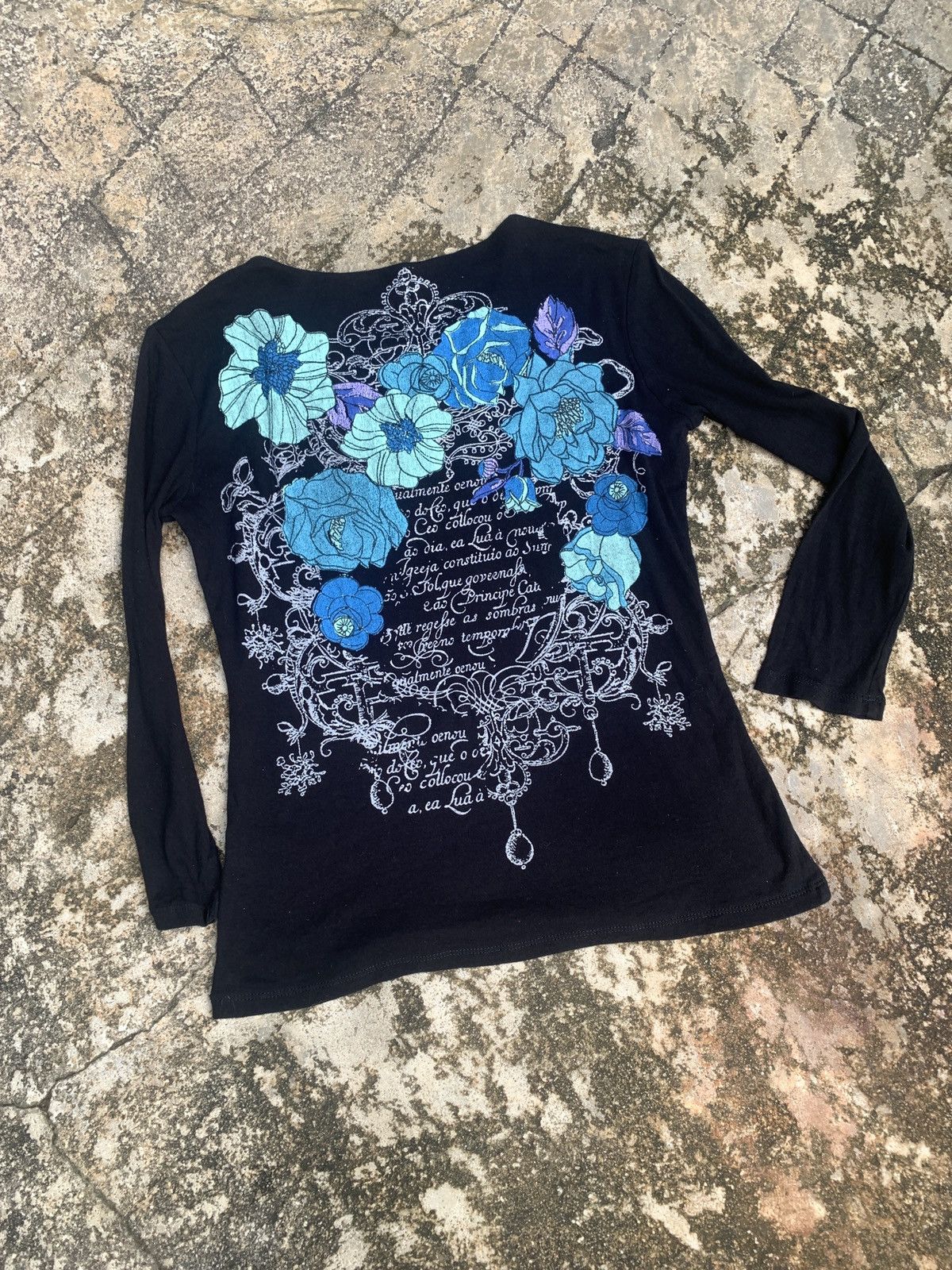 Japanese Brand y2k to the angel Japan Black Floral Poem Quotes Graphic Top Size M / US 6-8 / IT 42-44 - 4 Thumbnail