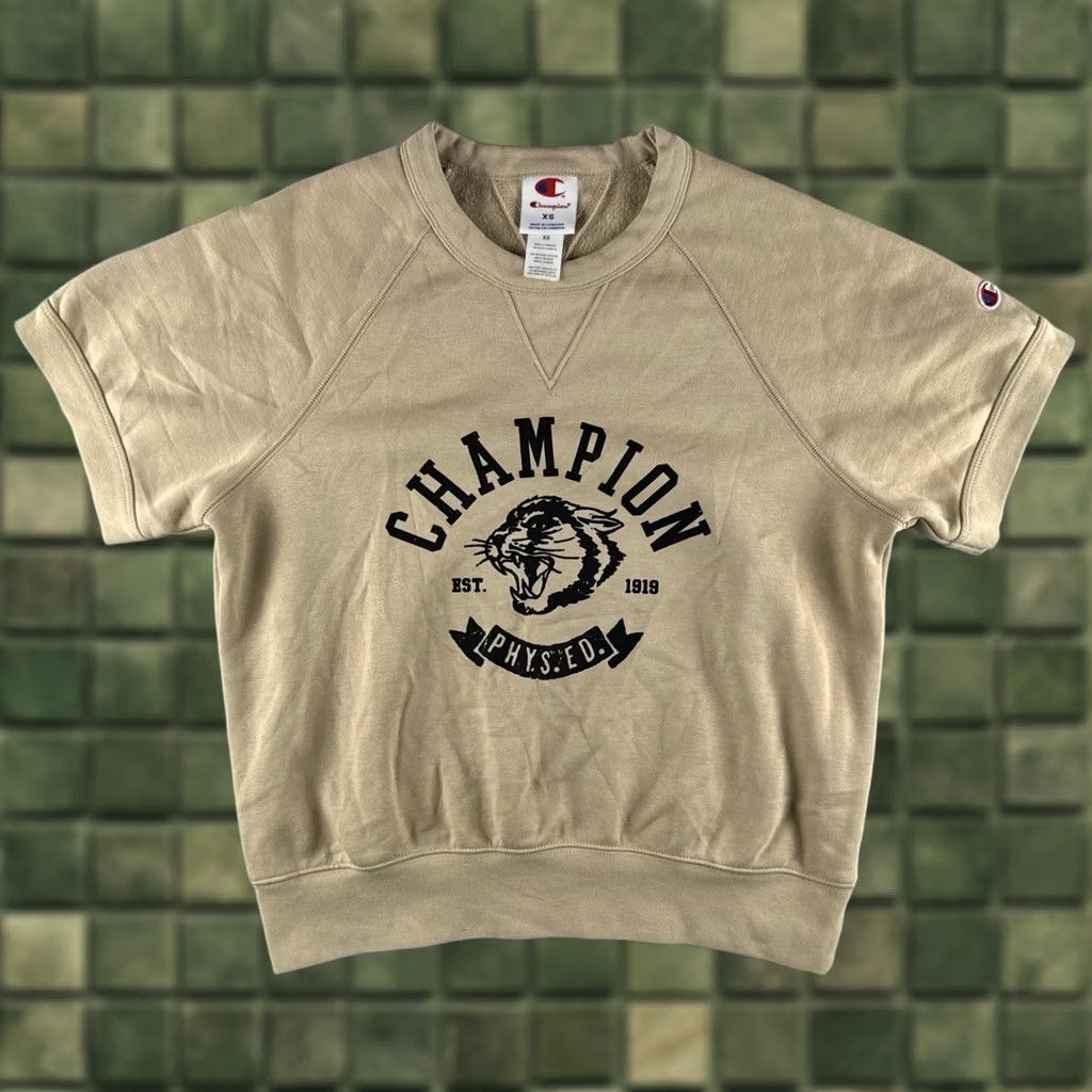 Champion Champion Cropped Sweatshirt Womens XS Beige Short Sleeve Crewneck Pullover Retro Sports Activewear Size XS / US 0-2 / IT 36-38 - 1 Thumbnail