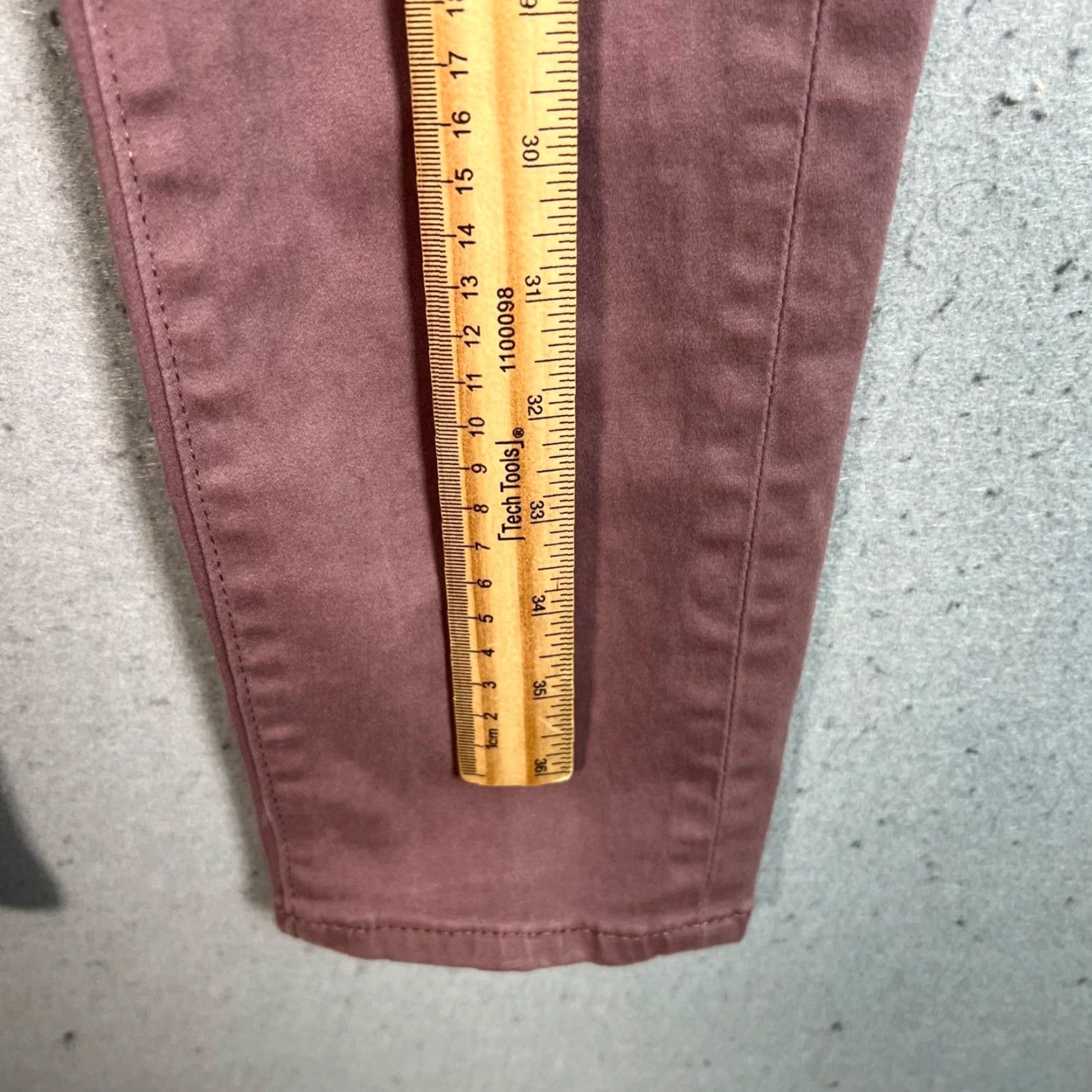 Uniqlo Uniqlo Jeans Mens XS 26-28 Dusty Pink Skinny Fit Cotton Blend Denim Pants Regular Inseam 29in Boys Mens Womens Size US 27 - 5 Thumbnail