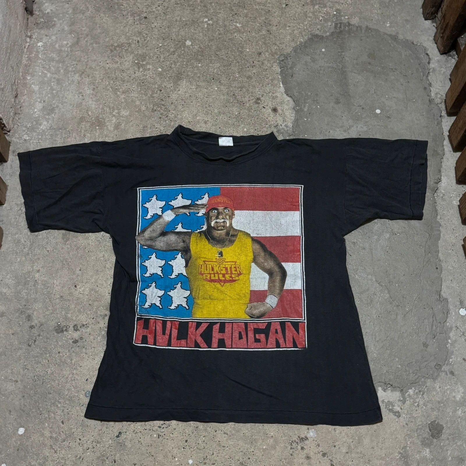 Vintage Vintage Hulk Hogan t-shirt Size US XL / EU 56 / 4 - 1 Thumbnail