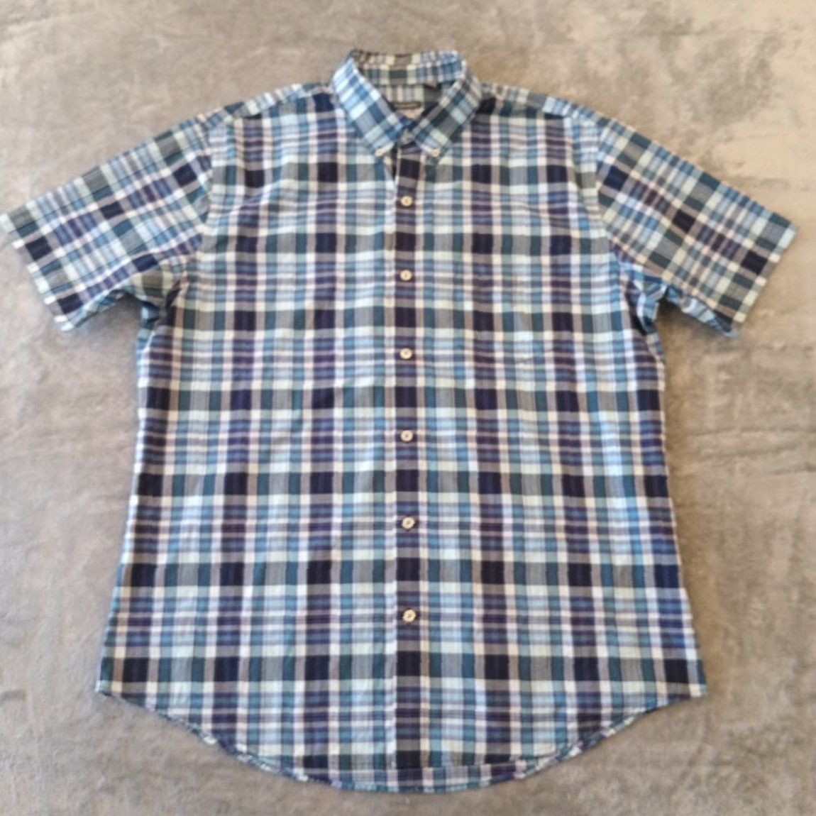Van Heusen Van Heusen Shirt Mens Large Purple Plaid Short Sleeve Button-Down Collar Classic Casual Regular Cotton Blend Size US L / EU 52-54 / 3 - 2 Thumbnail