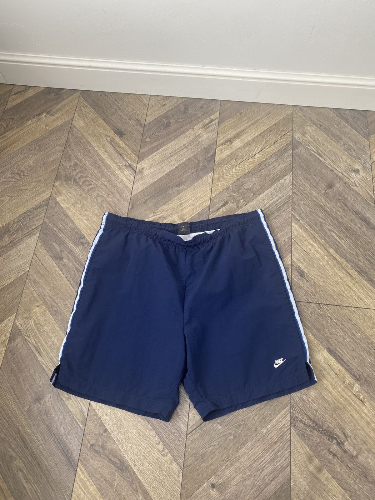 Nike × Vintage Nike Vintage Mens Nylon Shorts Size US 35 - 1 Thumbnail
