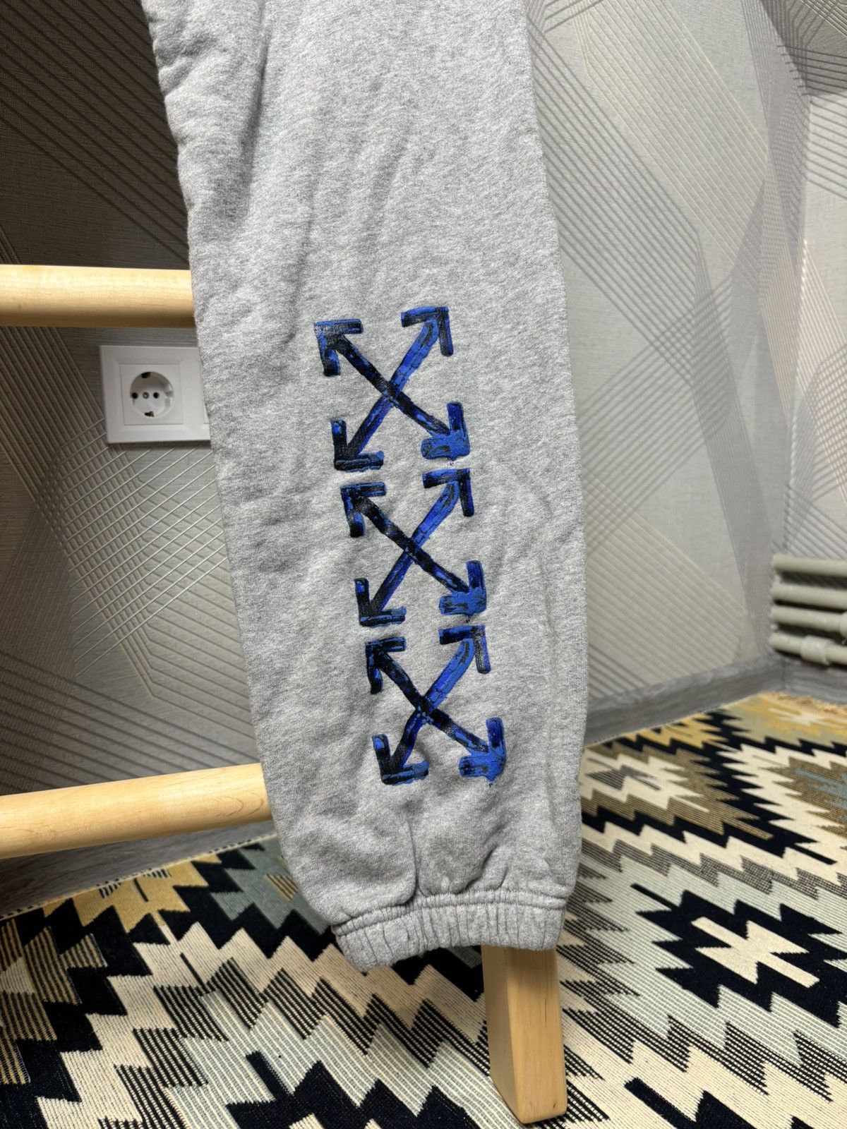 Off-White New OFF-White 3D Acrylic Arrows sweatpants XS size Size US 29 - 4 Thumbnail