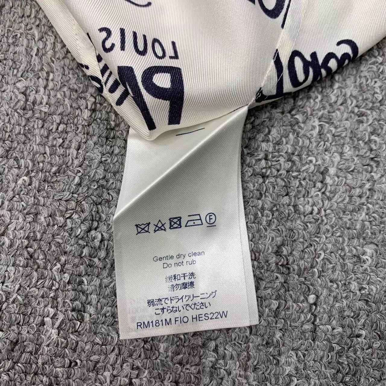 Louis Vuitton LV White Monogram Short Sleeve S 95 New 2 Buttons Replaced Size US S / EU 44-46 / 1 - 6 Thumbnail