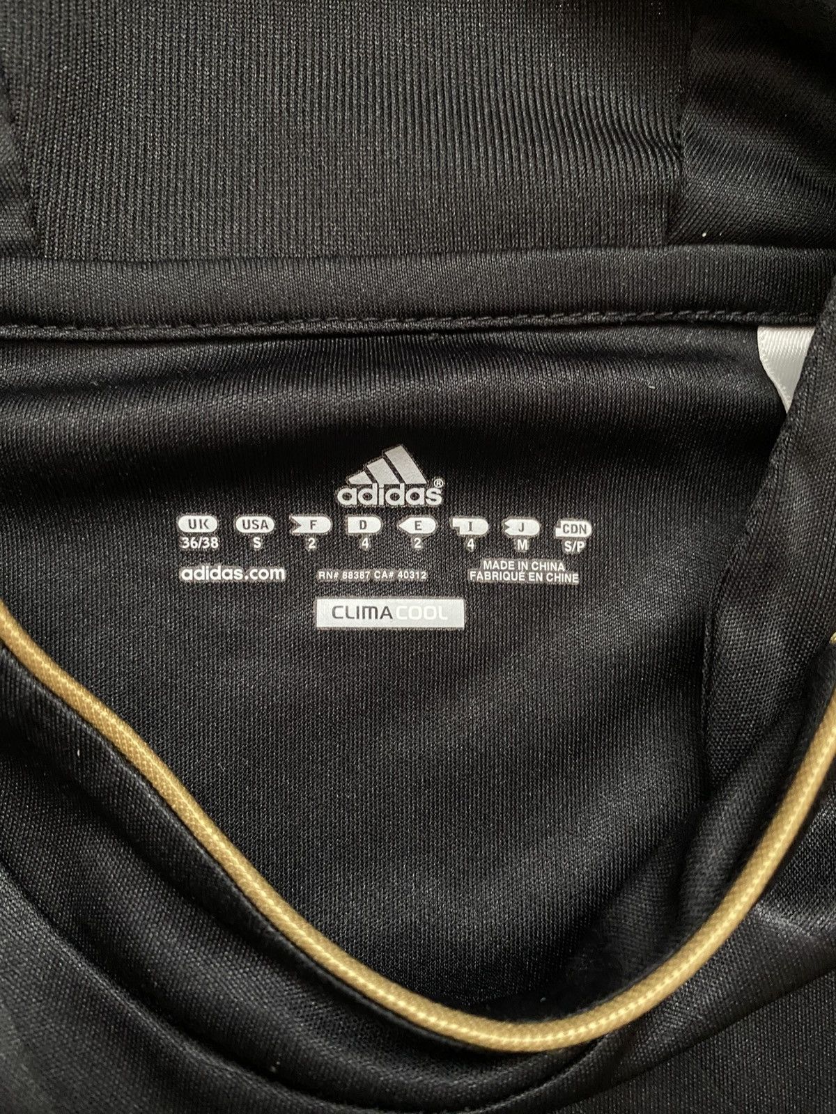 Adidas Adidas Real Madrid 2011/12 Training Football Shirt Size US S / EU 44-46 / 1 - 7 Thumbnail