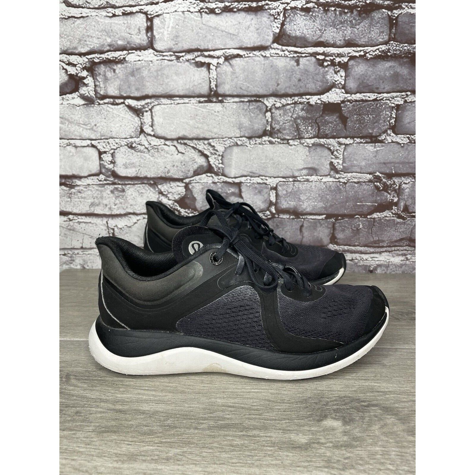 Lululemon Lululemon Black White Chargefeel Workout Low Athletic Sneake Size US 9.5 / IT 39.5 - 16 Thumbnail