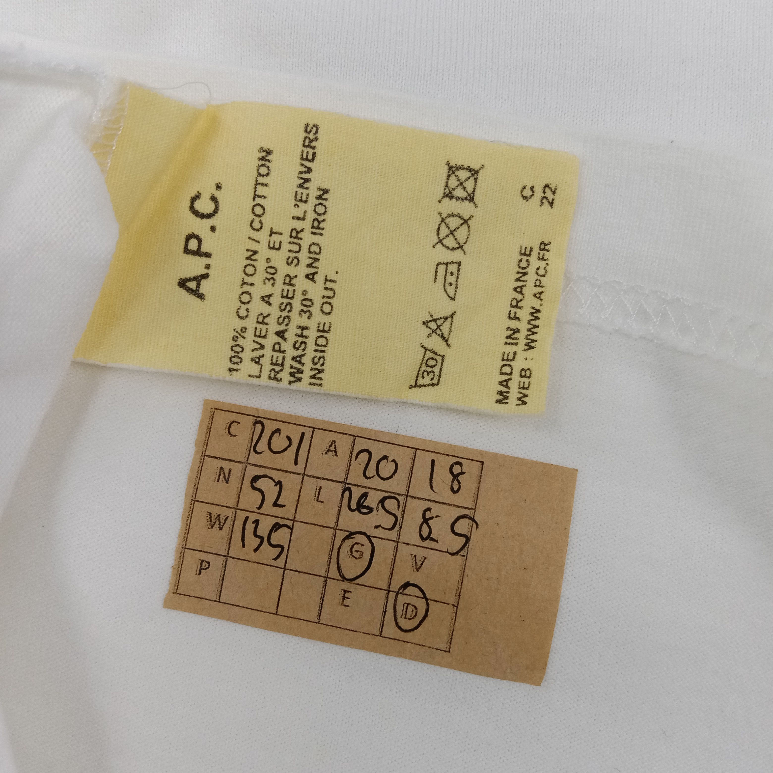 A.P.C. A.P.C Japanese Brand Art Work Tshirt Size US M / EU 48-50 / 2 - 7 Thumbnail