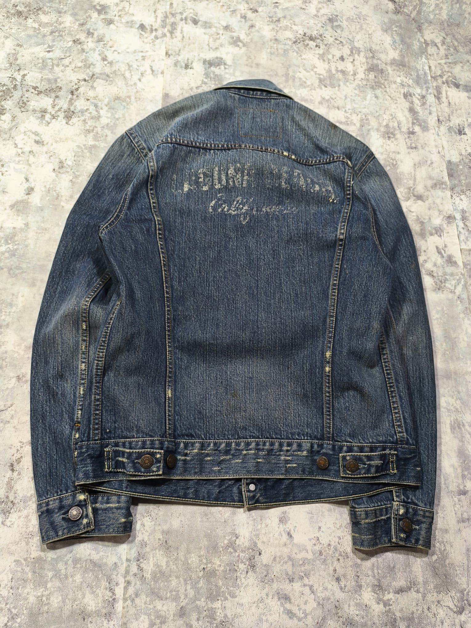Levi's Vintage Clothing vintage distressed levis denim trucker jacket Size US L / EU 52-54 / 3 - 4 Thumbnail