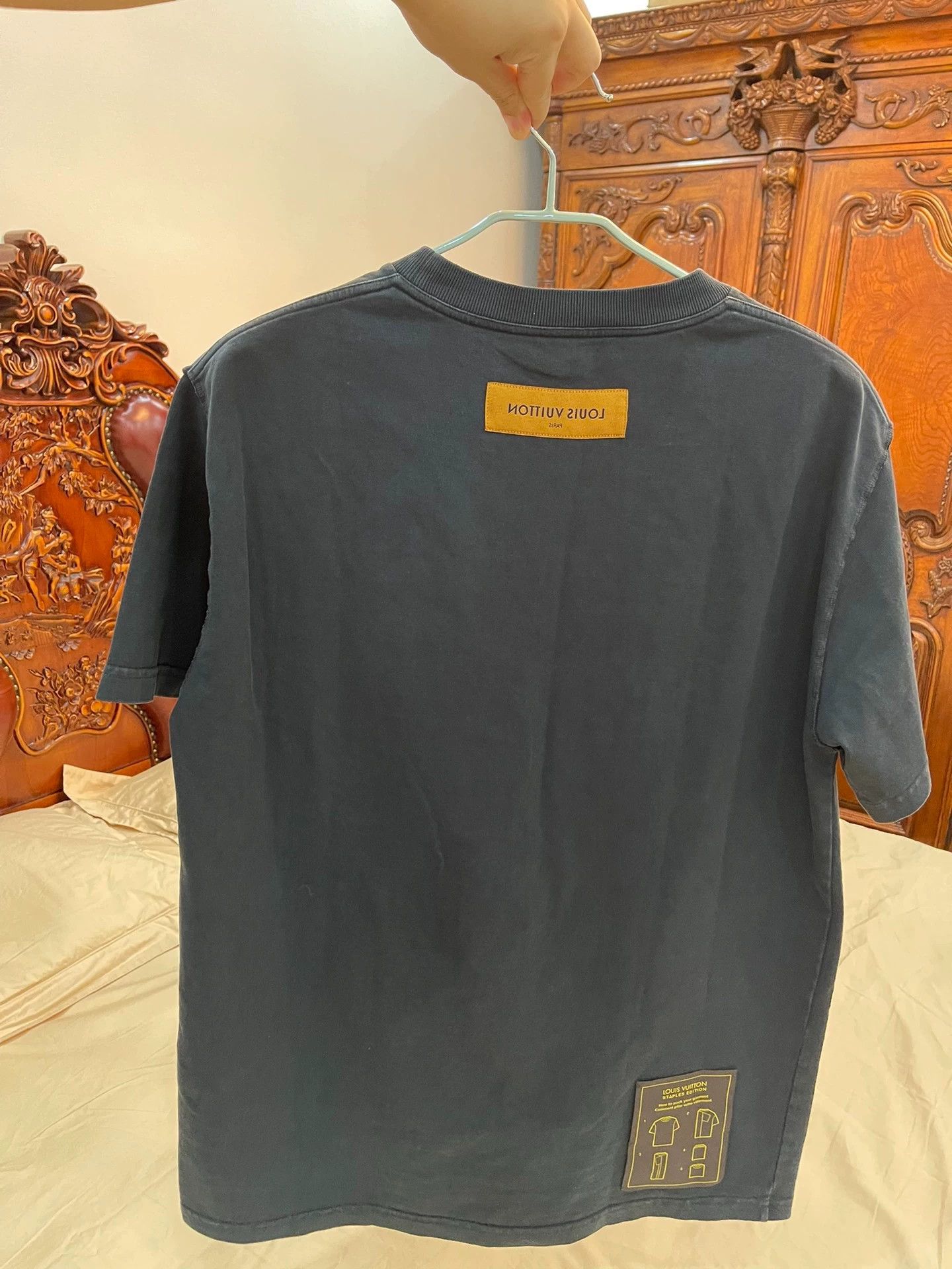 Louis Vuitton LV Dark Gray Classic T - shirt M (New, Authentic) Size US M / EU 48-50 / 2 - 2 Thumbnail
