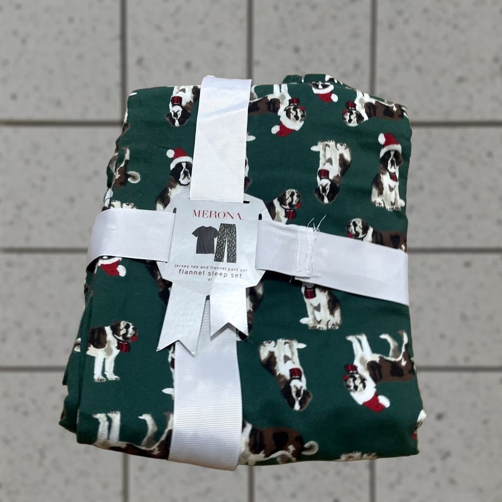 Old Navy Old Navy Flannel Pajama Pants Men XL Christmas Santa Dogs Green 100% Cotton Holiday Christmas 2012 NEW Size US 36 / EU 52 - 1 Thumbnail