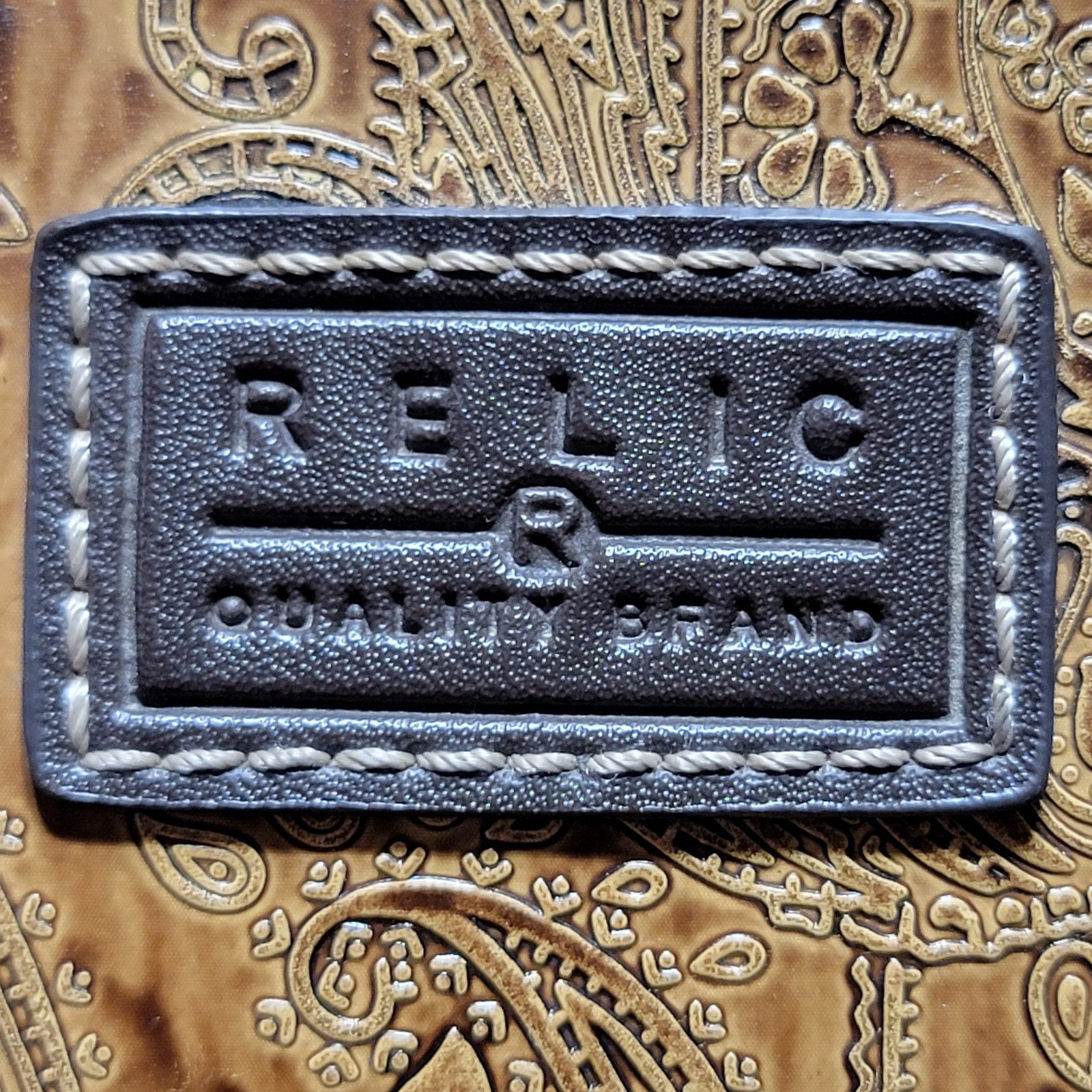 Relic Relic Embossed Paisley Faux Leather Crossbody Purse / Bag Size ONE SIZE - 3 Thumbnail