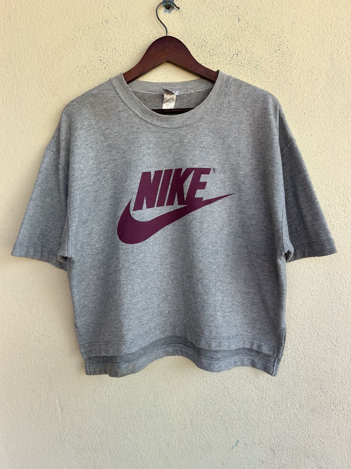 Nike × Vintage Nike Grey Tag Big Logo Cropped Short Sleeve Sweatshirt Size US L / EU 52-54 / 3 - 1 Thumbnail