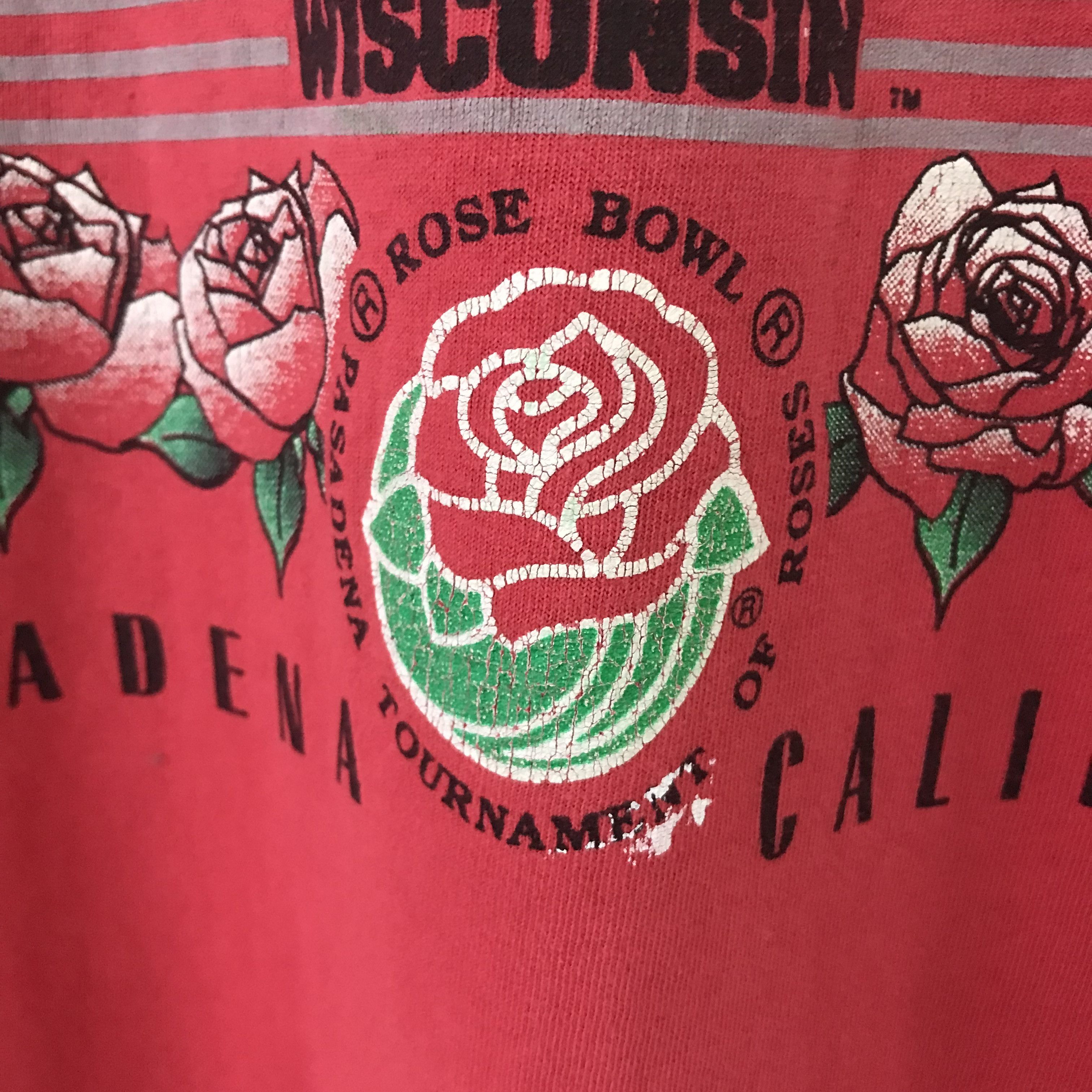 Logo 7 Vintage 90's Distressed Wisconsin Badgers Ncaa Tshirt Size US L / EU 52-54 / 3 - 4 Thumbnail