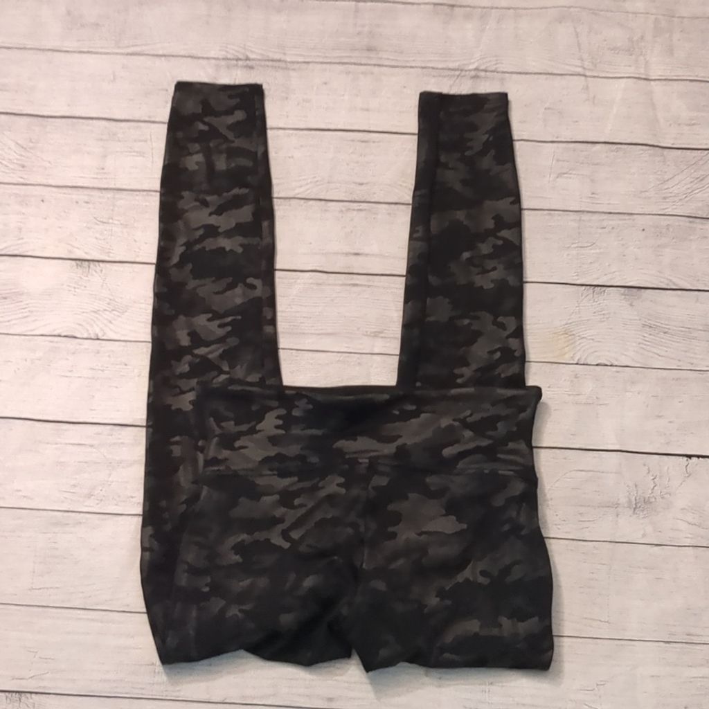 Spanx Spanx camo leggings size medium Size 26" / US 2 / IT 38 - 3 Thumbnail
