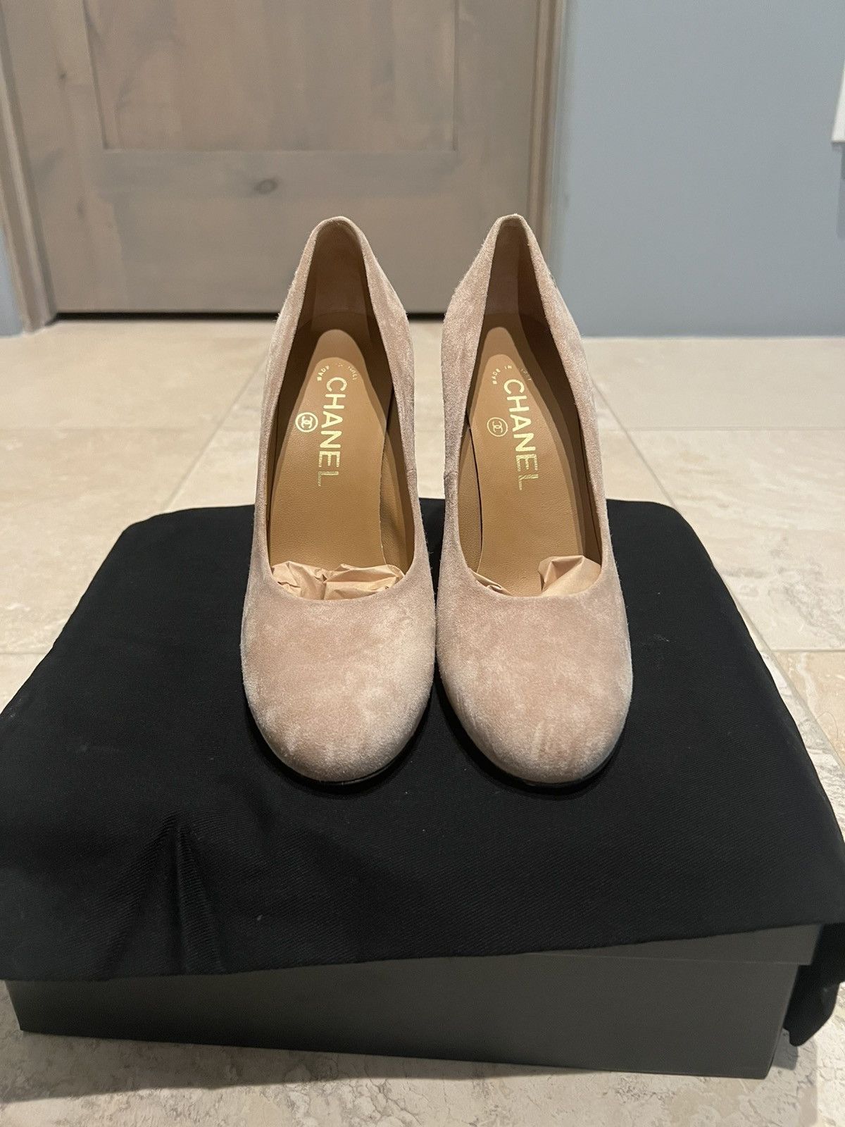 Chanel Beige suede heels Size US 6.5 / IT 36.5 - 4 Thumbnail