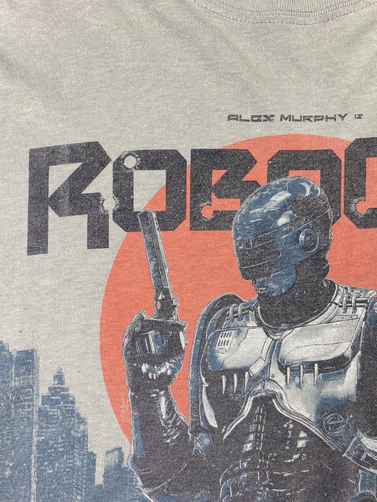 Vintage Vintage Robocop Movie Tee T Shirt 90s Size XL Size US XL / EU 56 / 4 - 7 Thumbnail