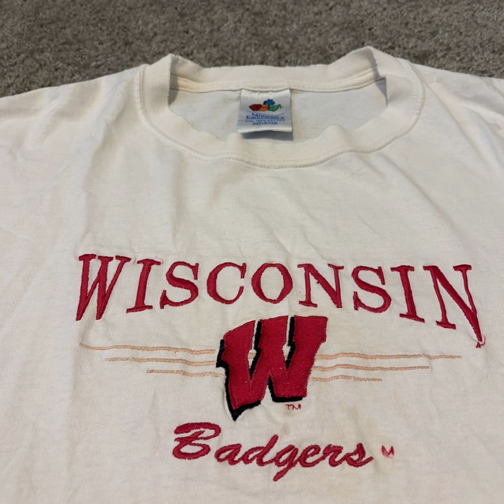NCAA VINTAGE 90s University Of Wisconsin Badgers Embroidered NCAA White 2XL T-Shirt Mens Size US XXL / EU 58 / 5 - 3 Thumbnail