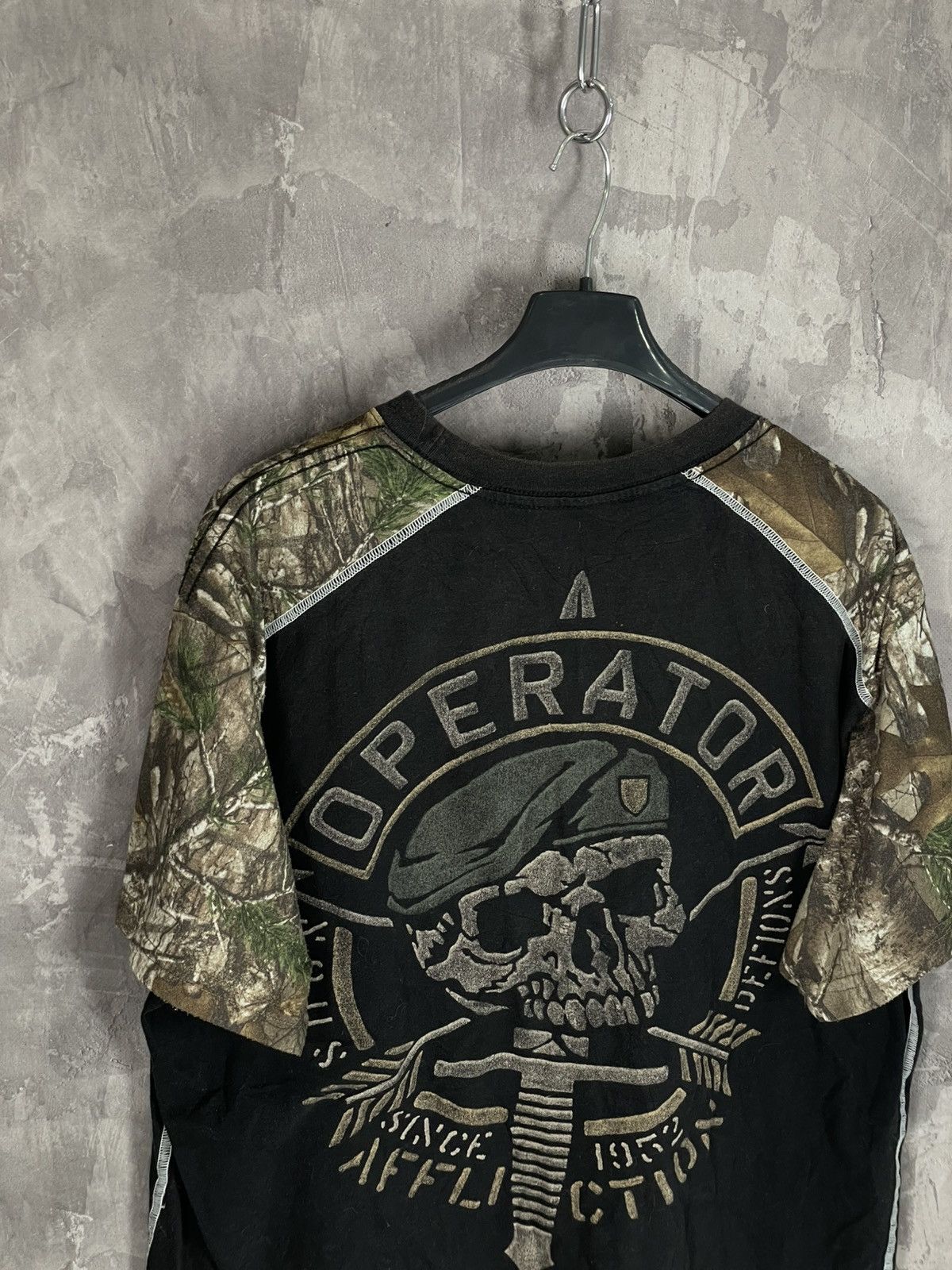 Vintage CRAZY Y2K Real Tree Camo Affliction T-Shirt Medium Size US XL / EU 56 / 4 - 7 Thumbnail