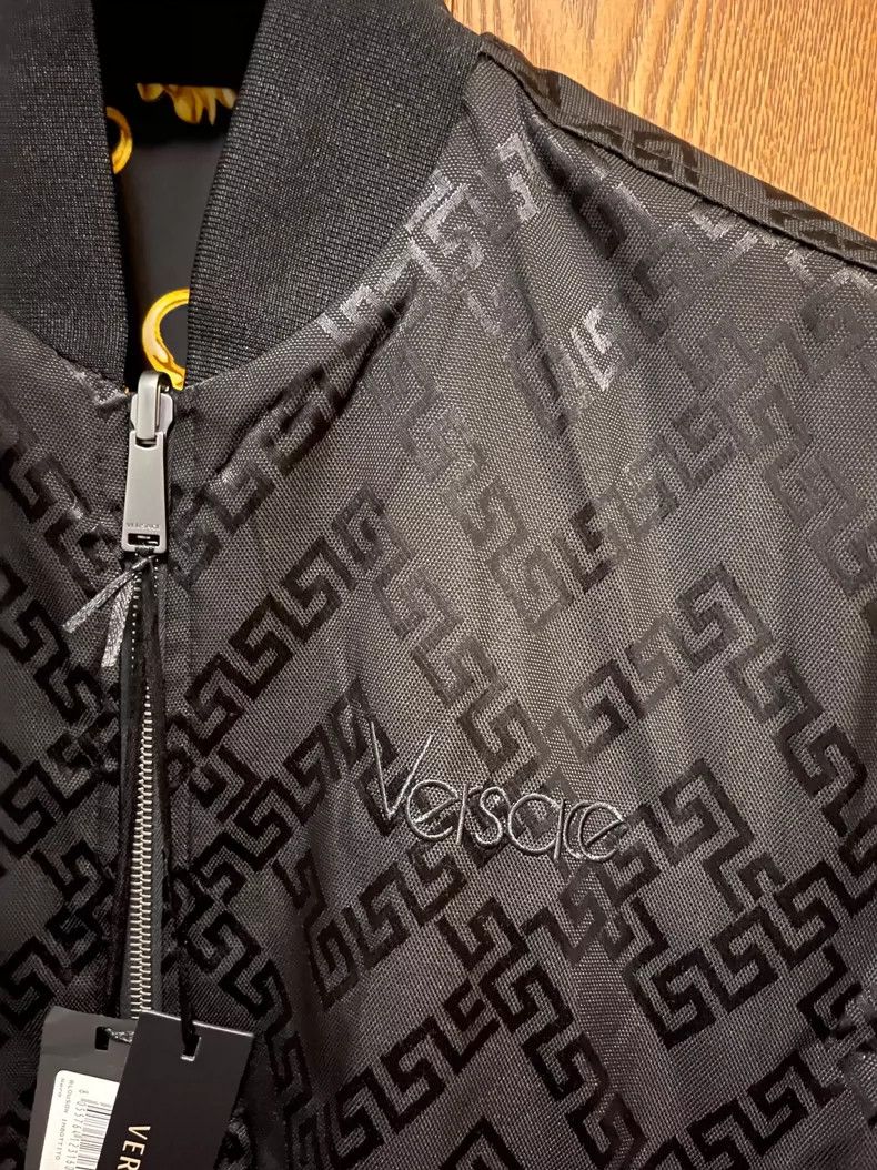 Versace Versace Black gold vine man wears a coat on both sides Size L / US 10 / IT 46 - 4 Thumbnail