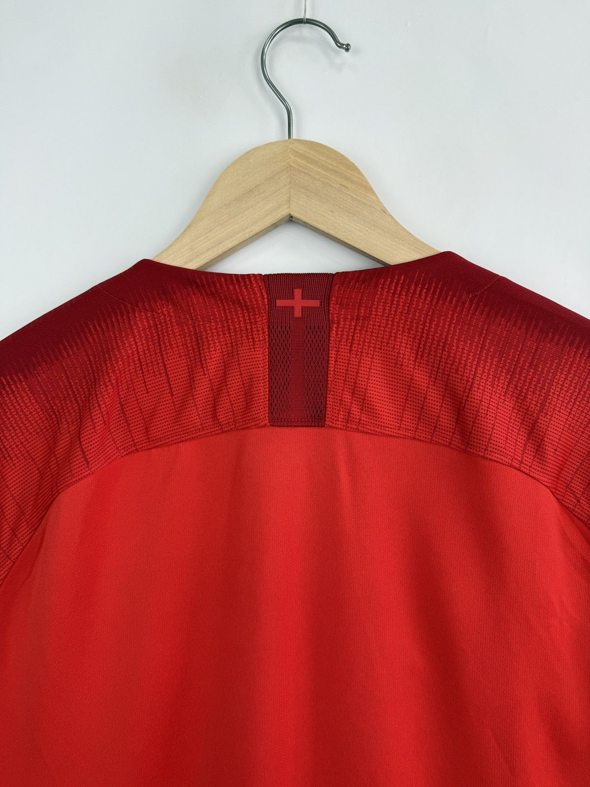 Nike 🏴󠁧󠁢󠁥󠁮󠁧󠁿 2018 Nike England Soccer Jersey T-Shirt Rare Retro Y2K Size US XL / EU 56 / 4 - 10 Thumbnail