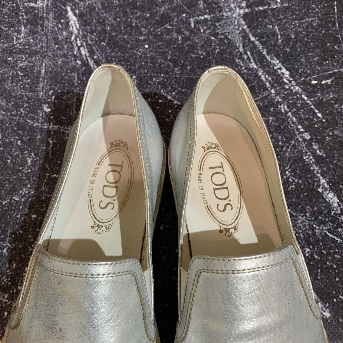 Tod's TOD’S Women’s Metallic Silver leather Loafers Size 41 Size US 11 / IT 41 - 13 Thumbnail