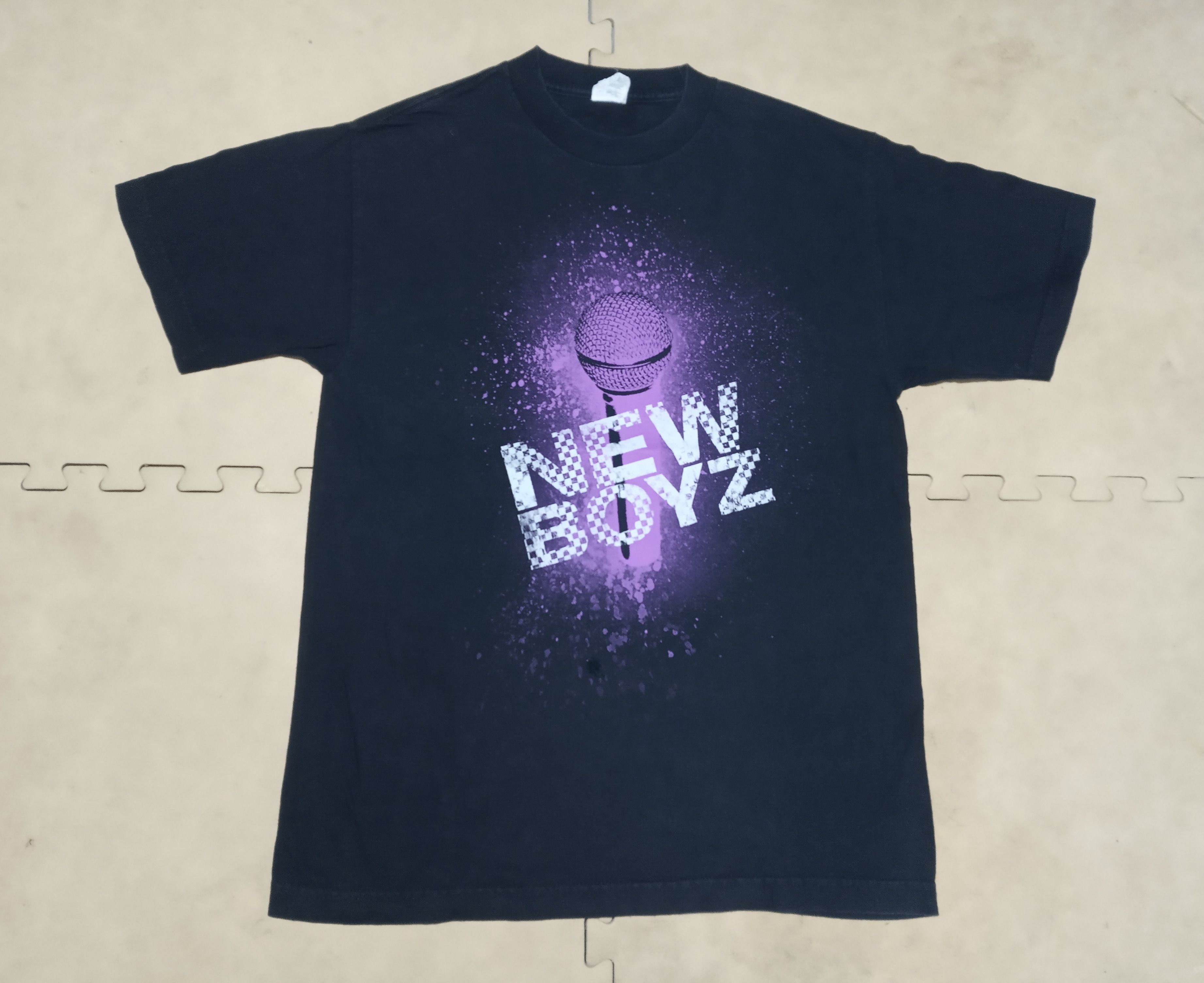 Rap Tees New Boyz "Skinny Jeanz and A Mic" Size US M / EU 48-50 / 2 - 1 Thumbnail