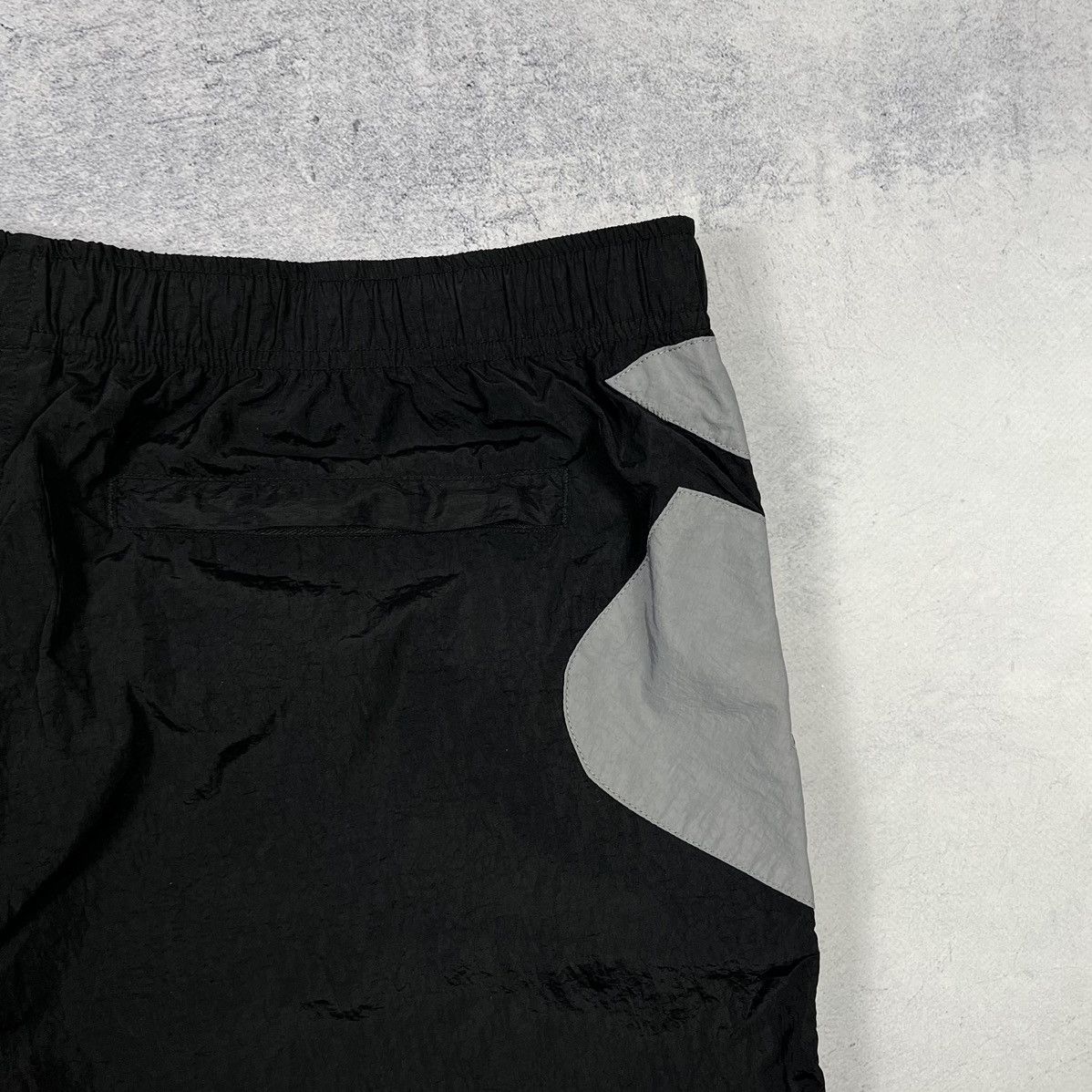 October's Very Own OVO October’s Very Own Big Logo Nylon Shorts Size US 36 / EU 52 - 21 Thumbnail