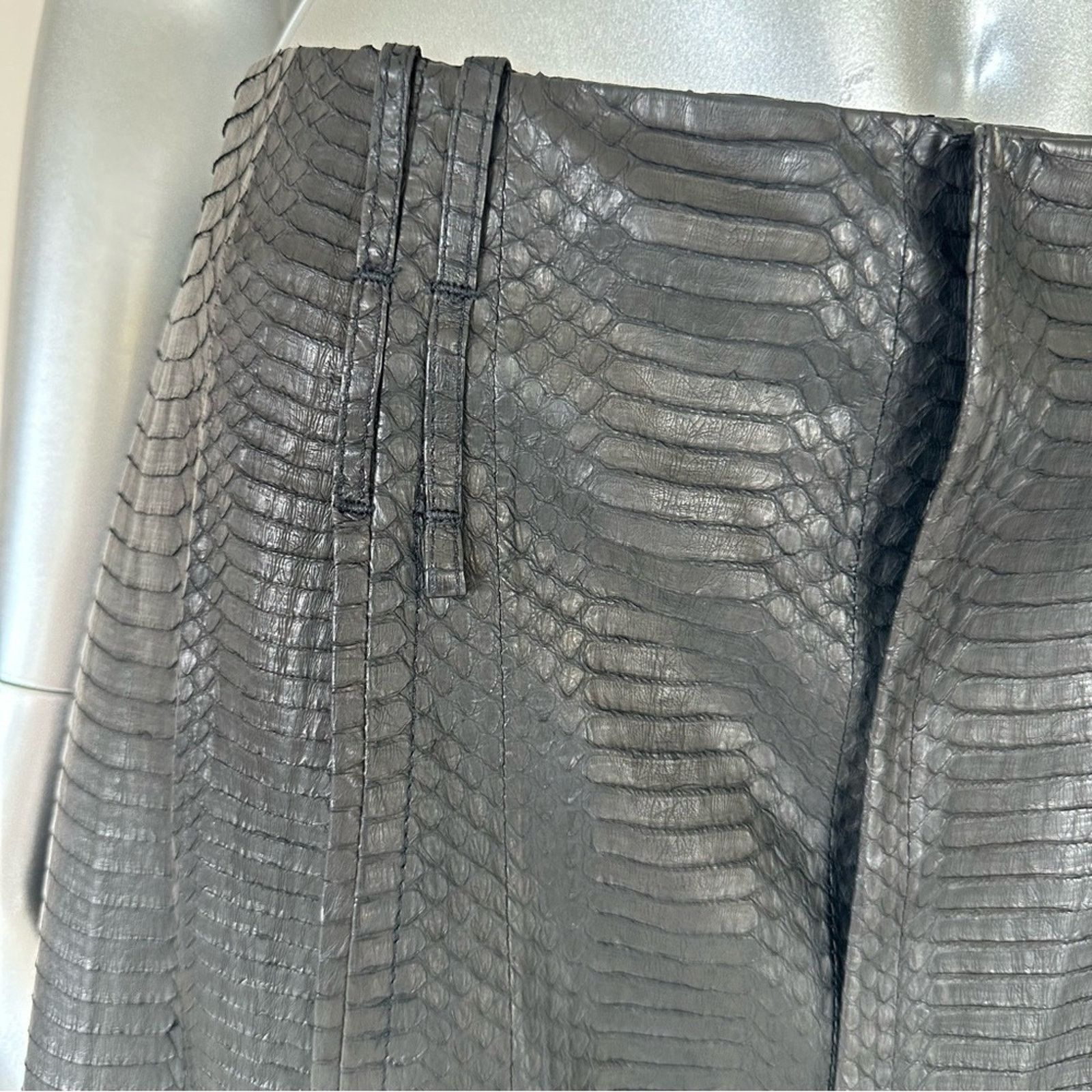 Brioni NWT! Brioni women snake skin leather skirt size 12 US 6500$ Size 34" / US 12 / IT 48 - 2 Thumbnail