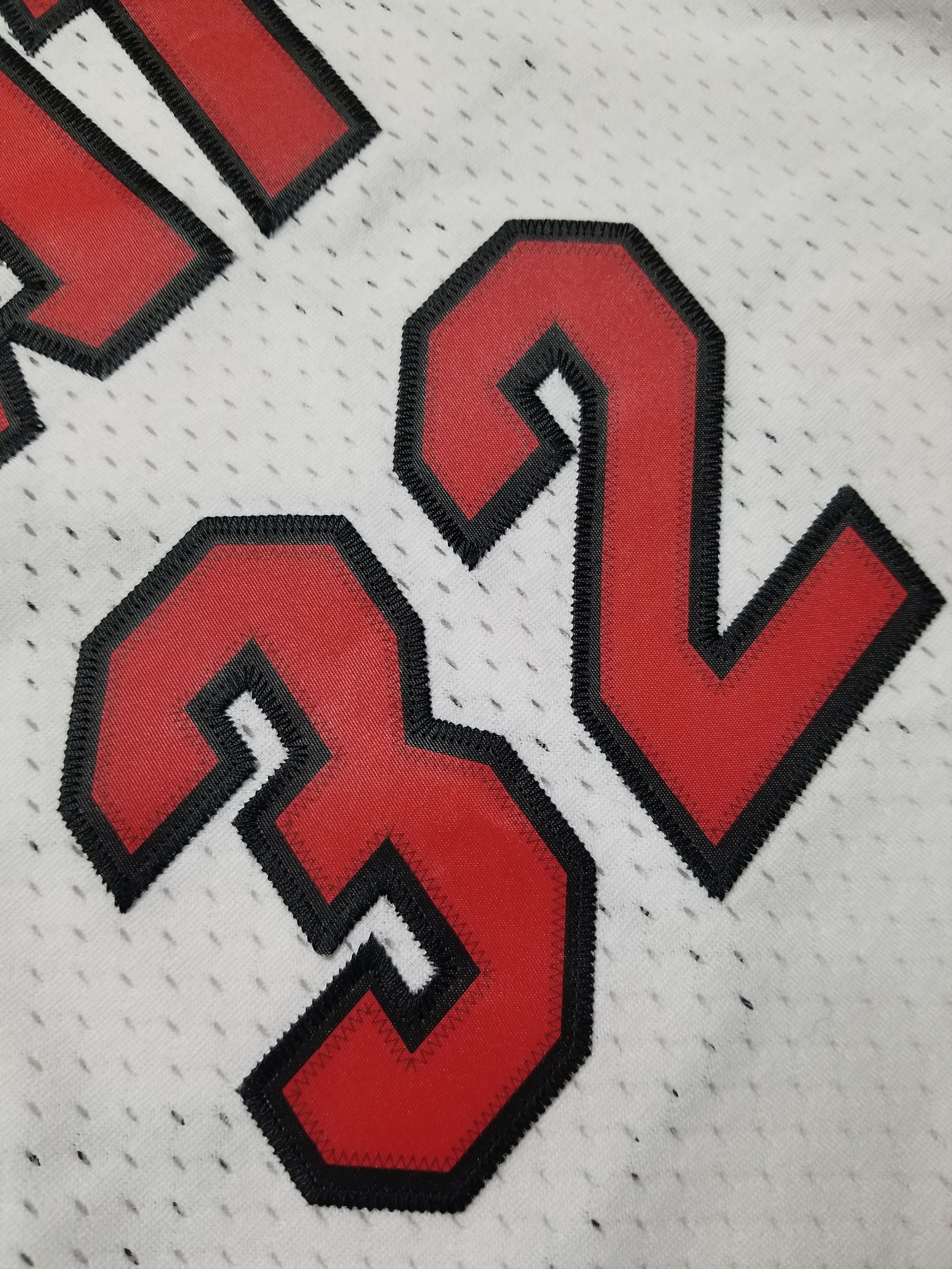 Reebok Vtg Miami Heat Shaquille O'Neal #32 Basketball NBA Jersey Size US M / EU 48-50 / 2 - 9 Thumbnail