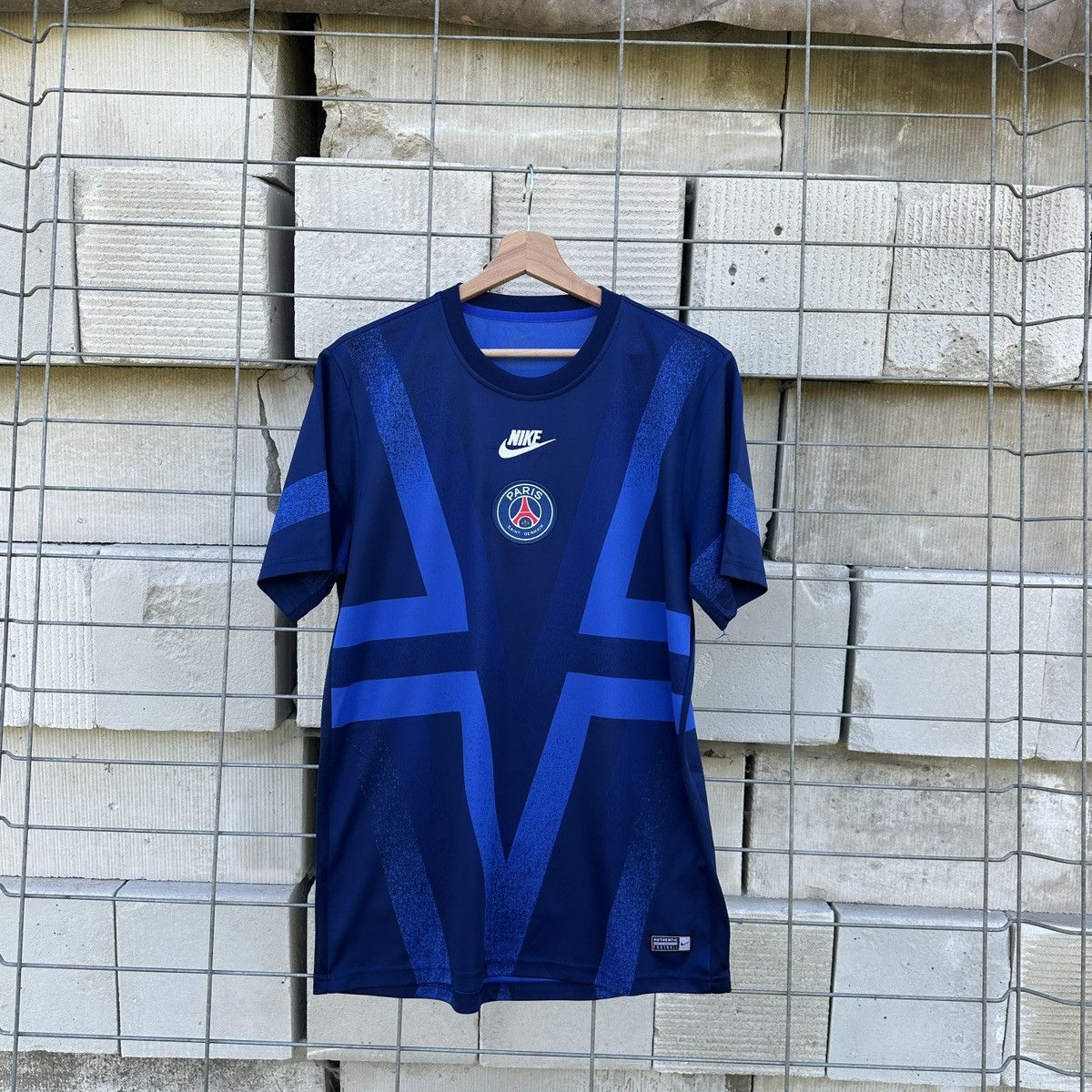 Nike Paris Saint Germain PSG Pre Match 2019 20 Football Jersey M Size US M / EU 48-50 / 2 - 1 Thumbnail