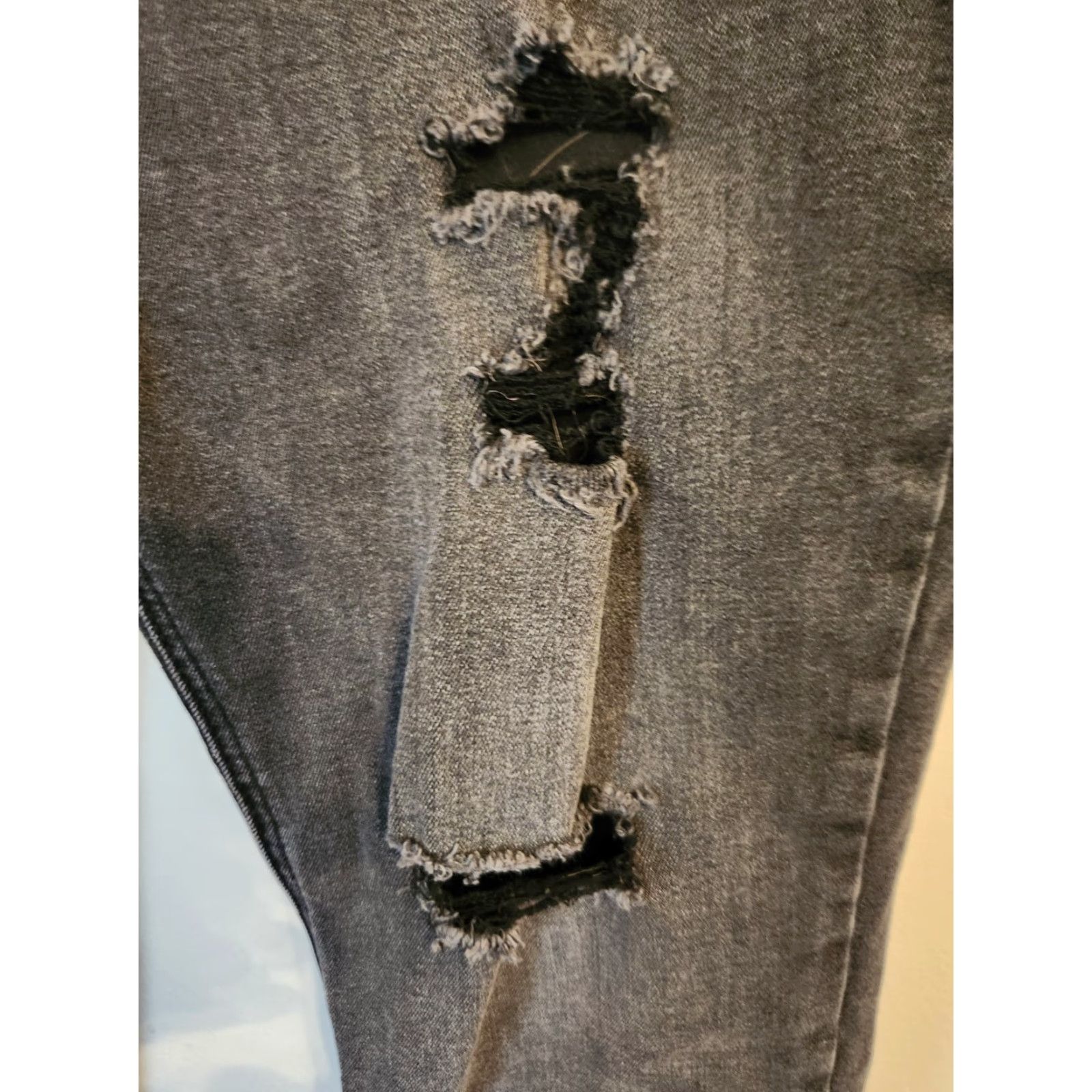 Old Navy Old Navy Womens Rockstar Super Skinny Black Denim Distressed Jeans Size 12 Size 24" / US 00 / IT 34 - 4 Thumbnail