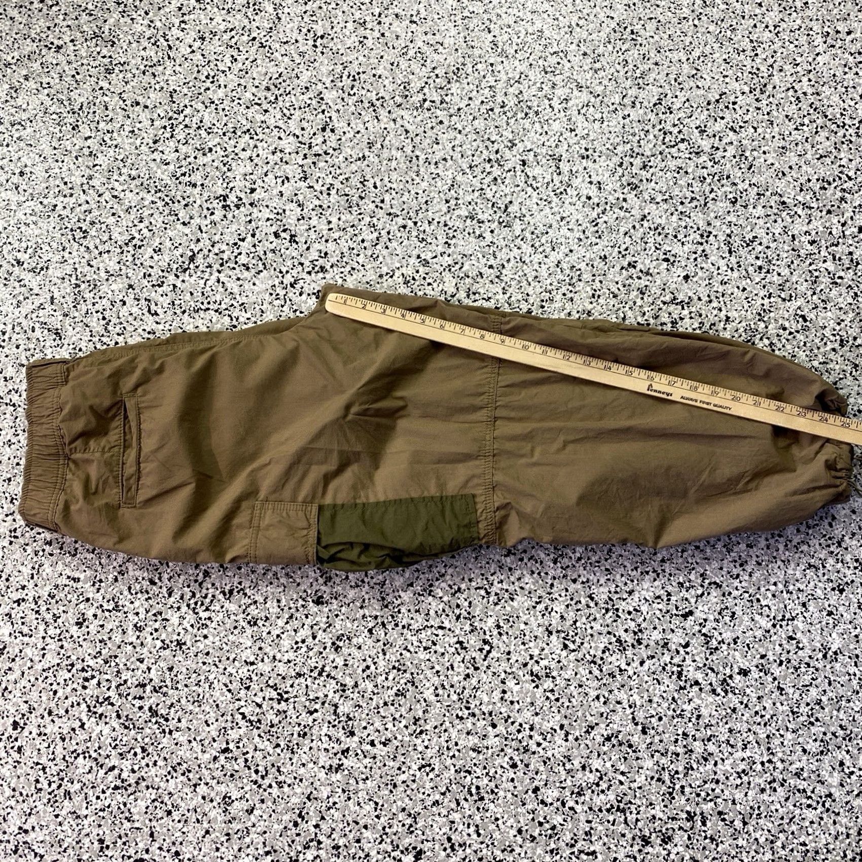 Anthropologie Anthropologie Cargo Jogger Pants Beige Khaki Pull On Women’s Size 30 Tapered Relaxed Front Zip Pockets Twill But No Holes Stains N/A Size 30" / US 8 / IT 44 - 5 Thumbnail