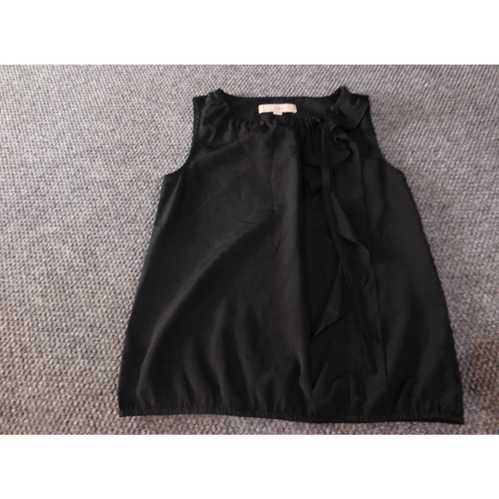 Ann Taylor Loft Ann Taylor Blouse Blouse Sleeveless Round Neck Pullover Casual Petite PXS Black Womens Regular Size Type Petites Button Classic Basic Size XS / US 0-2 / IT 36-38 - 3 Thumbnail
