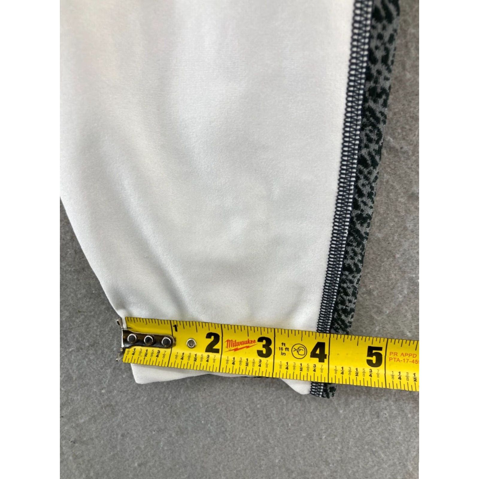 Under Armour Under Armour Pants Women Medium Black Compression Heatgear Athletic Yoga Size 32" / US 10 / IT 46 - 6 Thumbnail