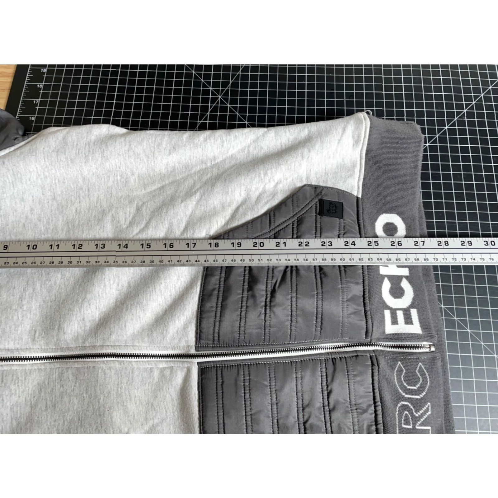Vintage Ecko Hoodie Mens Large Heather Gray Zip Up Sherpa Lined Full Zip Sweatshirt Y2K VTG Size US L / EU 52-54 / 3 - 6 Thumbnail