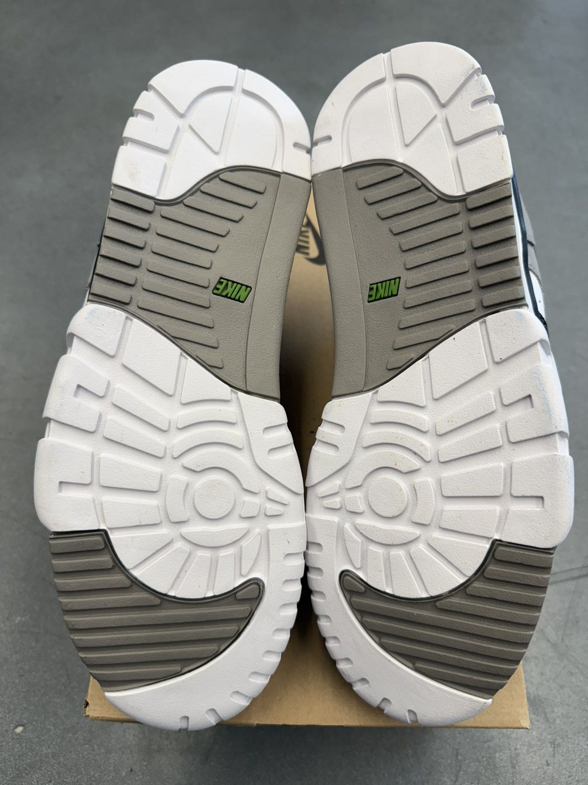Nike 2012 Nike Air Trainer 1 Chlorophyll Size US 9 / EU 42 - 13 Thumbnail
