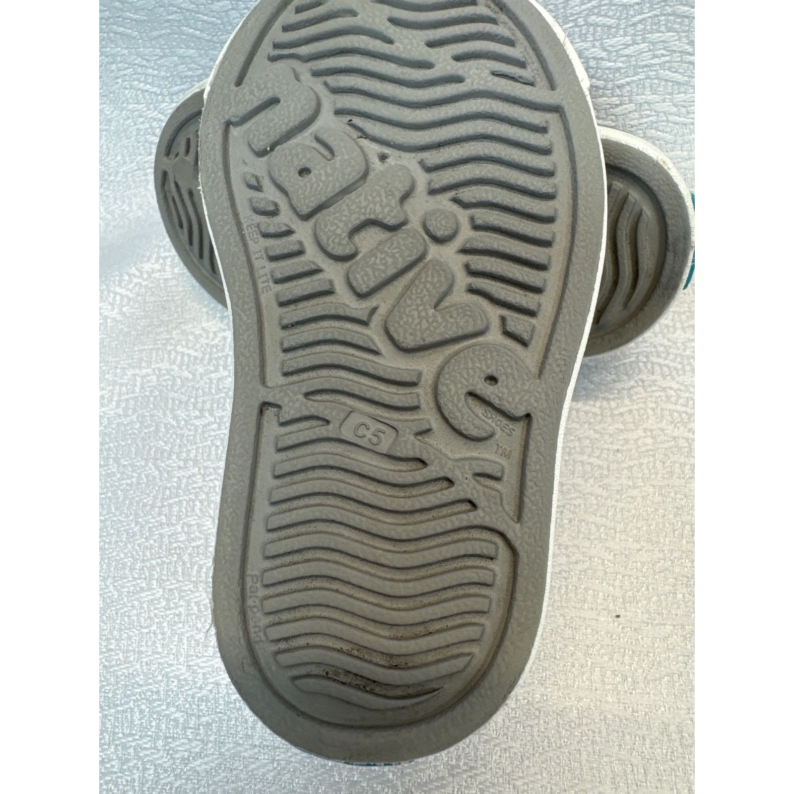 Native Native Gray Perforated Slip-On Sneakers Toddler Sz 5 Size US 5 / EU 37 - 6 Thumbnail