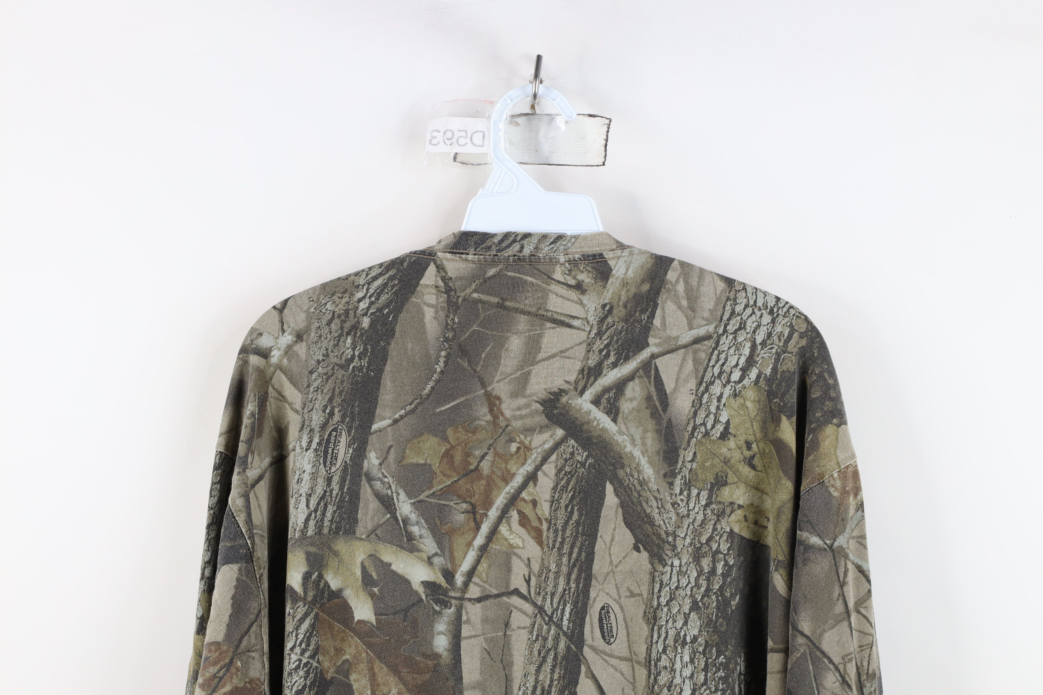 Vintage Vintage Y2K Streetwear Camouflage Long Sleeve Pocket T-Shirt Size US XXL / EU 58 / 5 - 12 Thumbnail