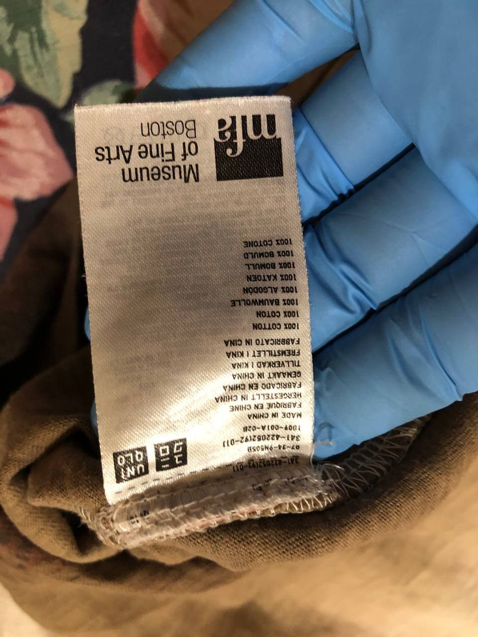 Uniqlo size XS Uniqlo big print gradient streetwear Vintage T-Shirt Size US XS / EU 42 / 0 - 3 Thumbnail