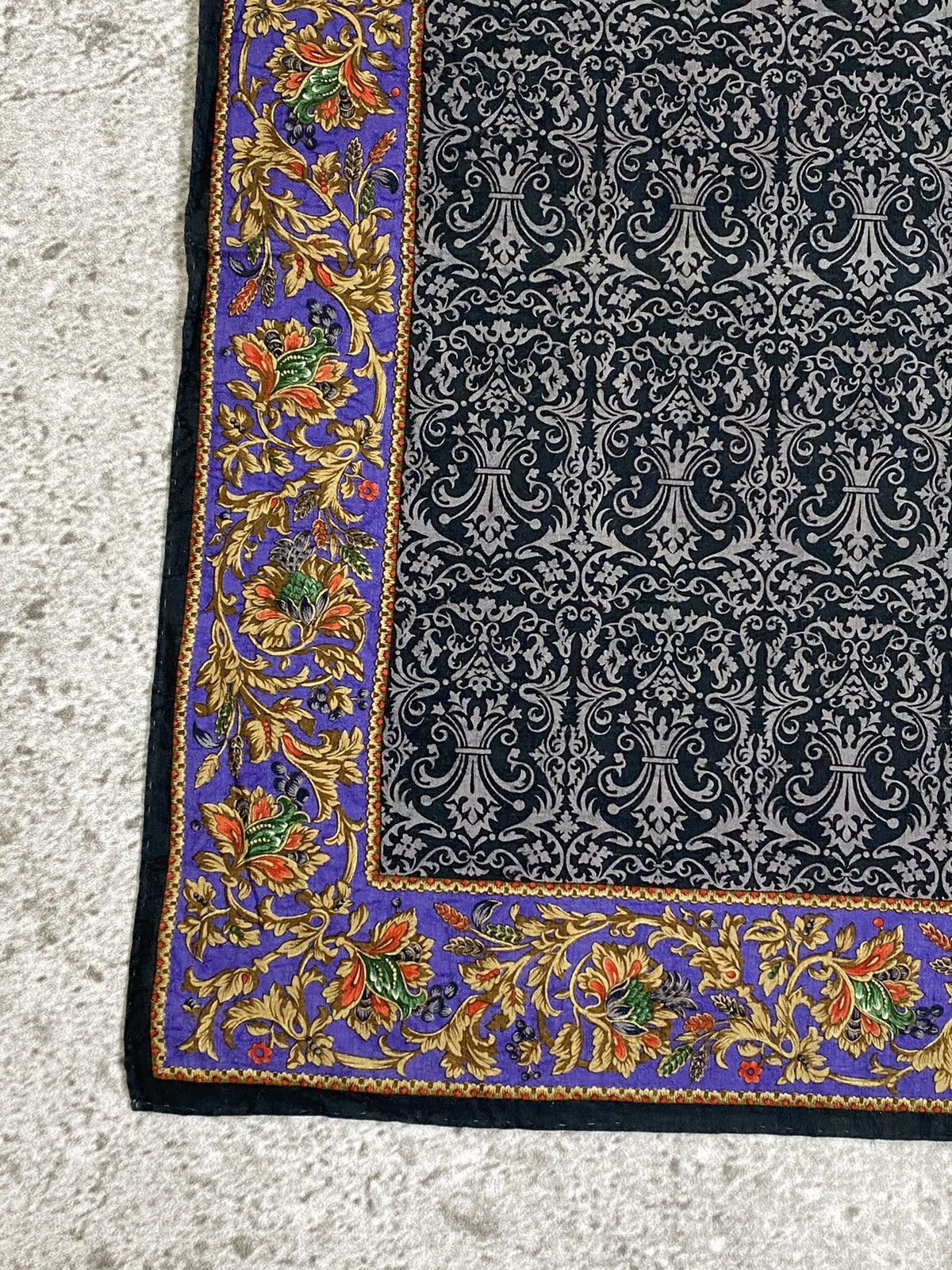 Yves Saint Laurent Yves Saint Laurent Handkerchief / Bandana / Neckerchief Size ONE SIZE - 4 Thumbnail