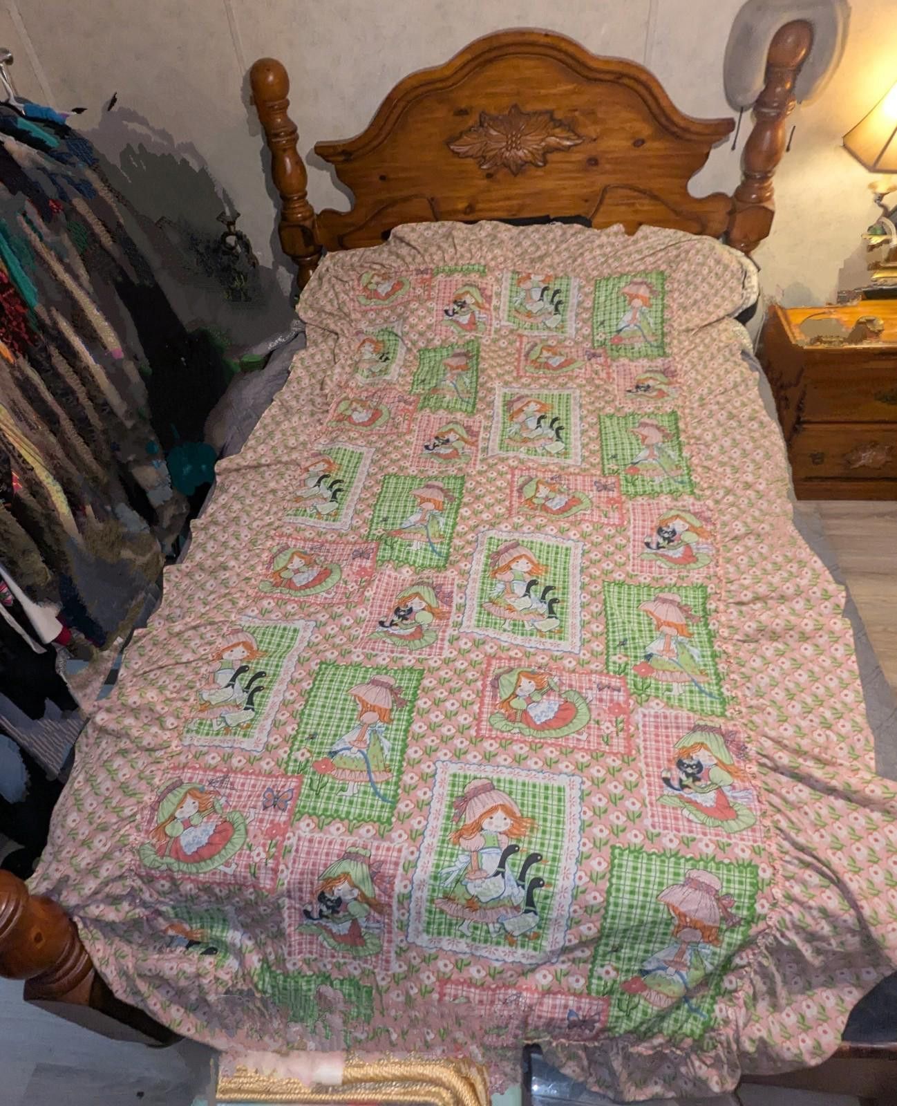 Sears VTG 70s Sears Pink Holly Hobbie Twin Comforter w/Dust Ruffle Size ONE SIZE - 1 Thumbnail